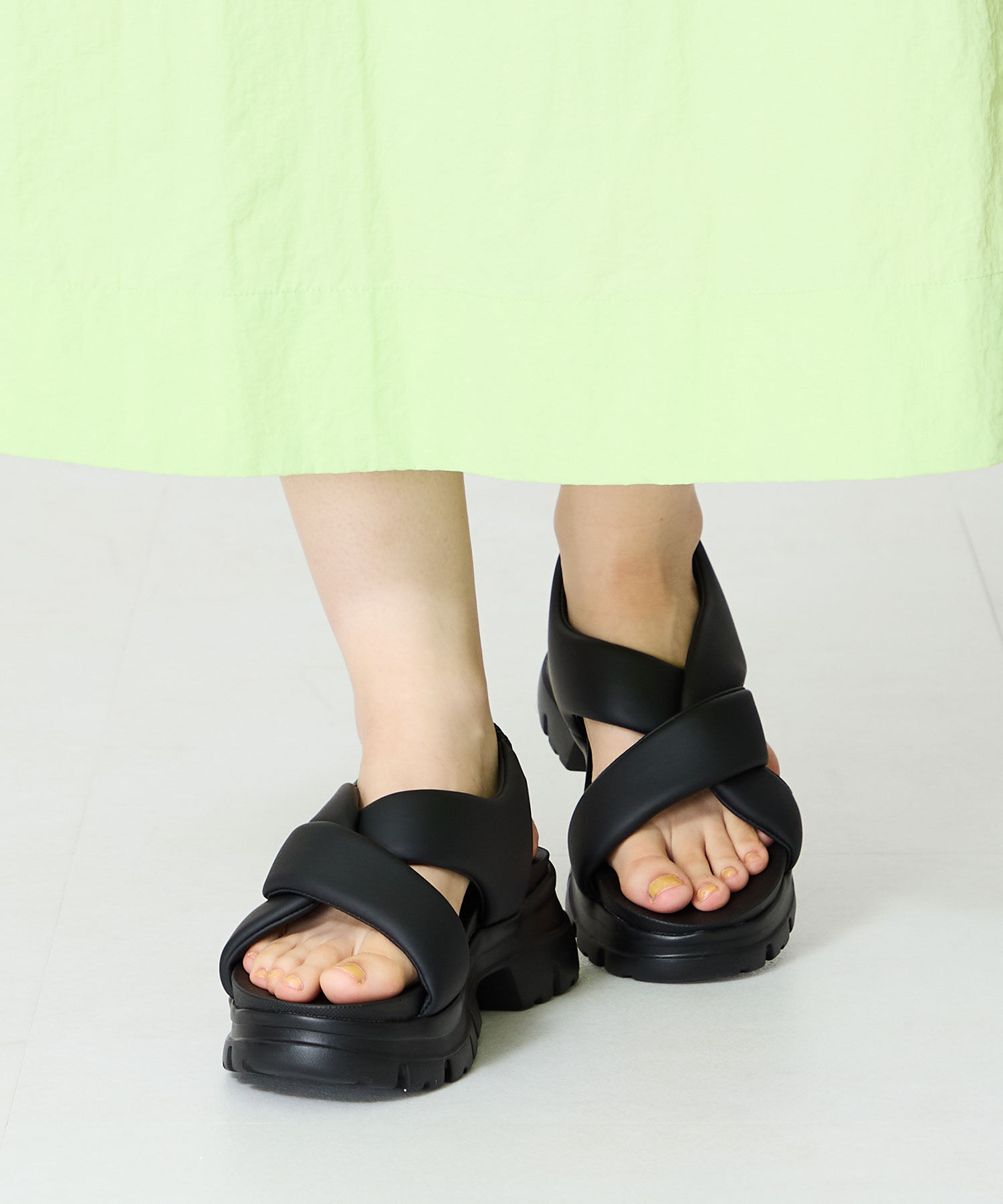 ORiental TRaffic「クロスデザインパデット厚底サンダル/51216 サンダル 厚底 トレンド 人気 売れてる」|サンダル|