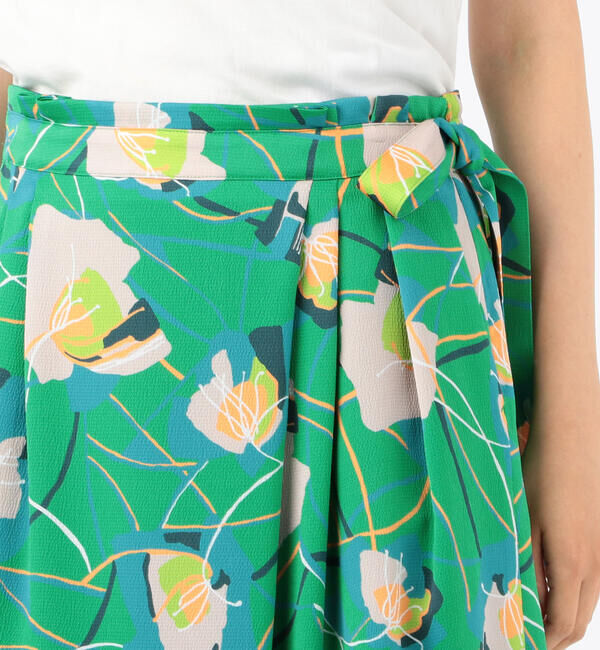 Ballsey「アイヴィーフラワープリント アシンメトリータックミディスカート」|フレア|