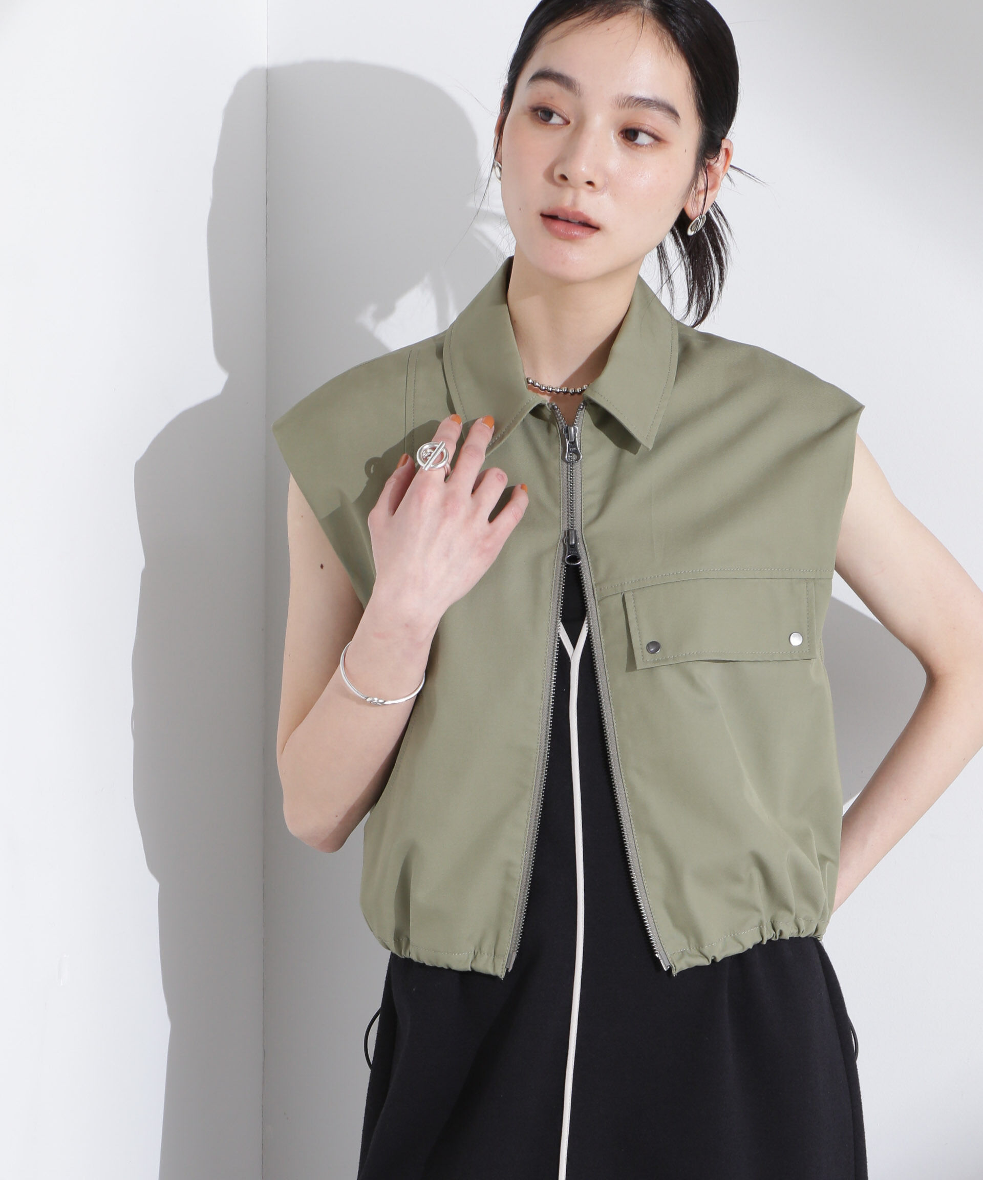 nano･universe「コンパクトギャバドロストジップベスト」|テーラードジャケット|