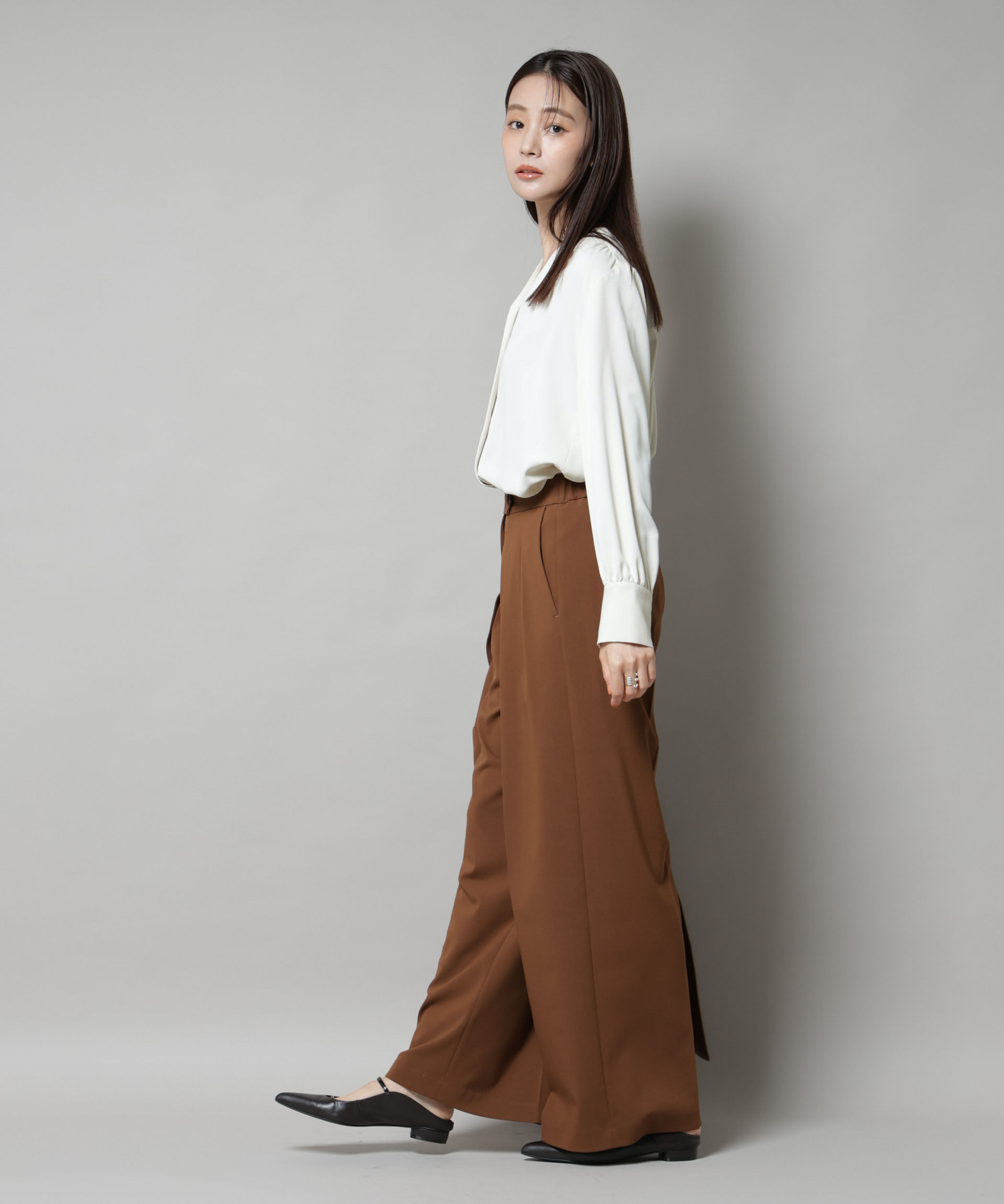 nano･universe「フロントボタンVネックブラウス」|シャツ・ブラウス|