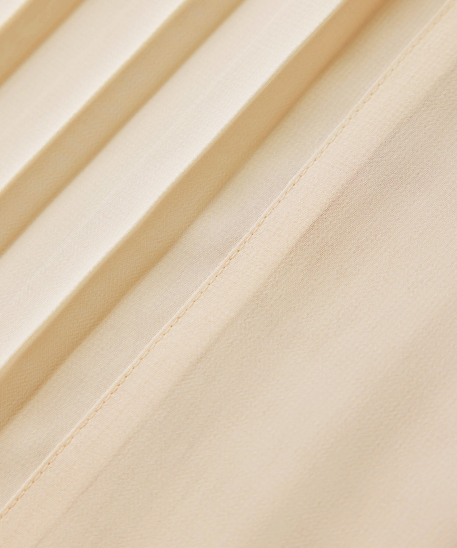 ROPE「プリーツノースリーブブラウス（バイカラー／無地）【メディア掲載】」|シャツ・ブラウス|