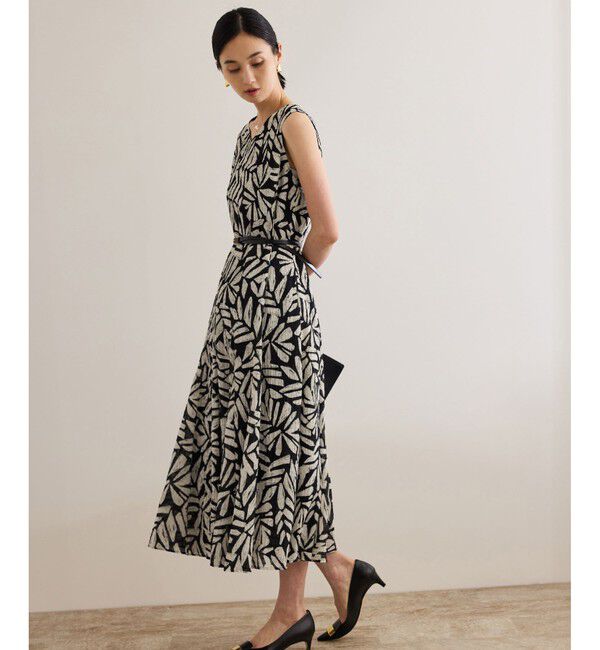 ROPE「【DEVEAUX（デヴォー）】Aラインフレアワンピース/洗える」|ワンピース|ブラック(01)