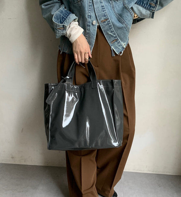  「【新色追加】【WEB限定】 ソフトエナメルショッパーバッグ」|トートバッグ|ダークグレー