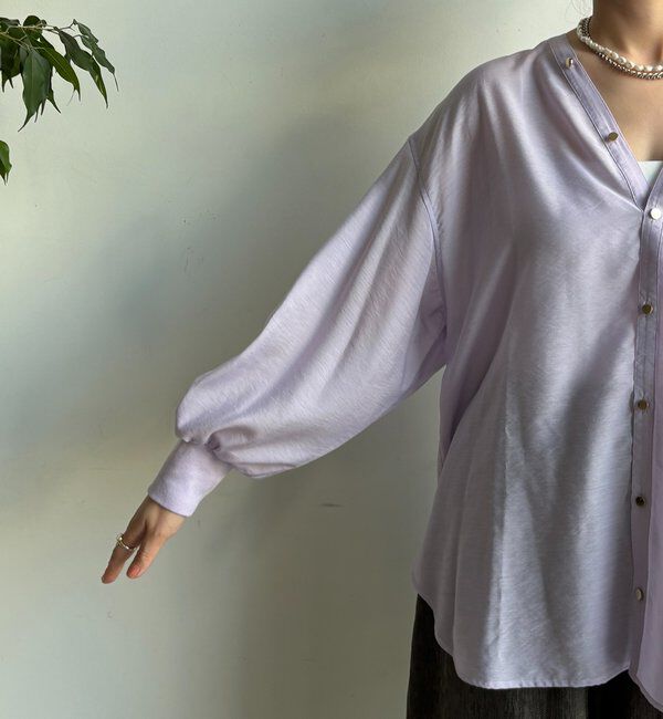  「【新色追加】GOLDボタンVVシャツ」|シャツ・ブラウス|