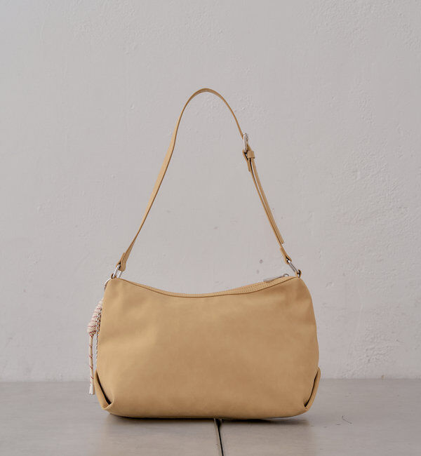  「【500mlペットボトル収納可】チャーム付きミディアムバッグ」|ショルダー・メッセンジャー|