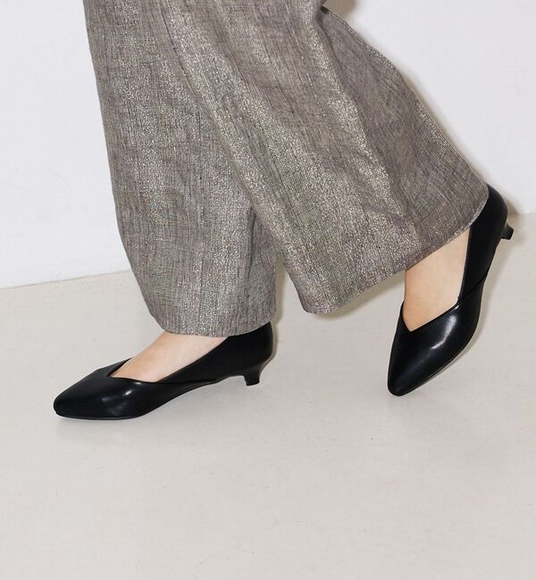 AU BANNISTER「【販売店舗限定】Vカットパンプス」|パンプス|