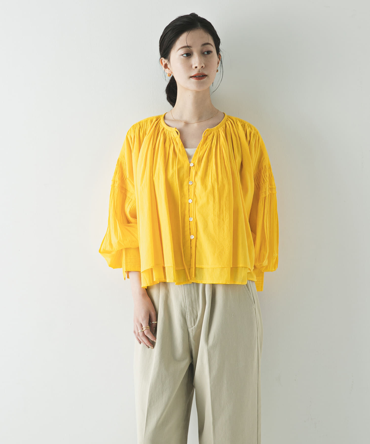 URBAN RESEARCH「コットンボイルギャザーショートブラウス」|シャツ・ブラウス|