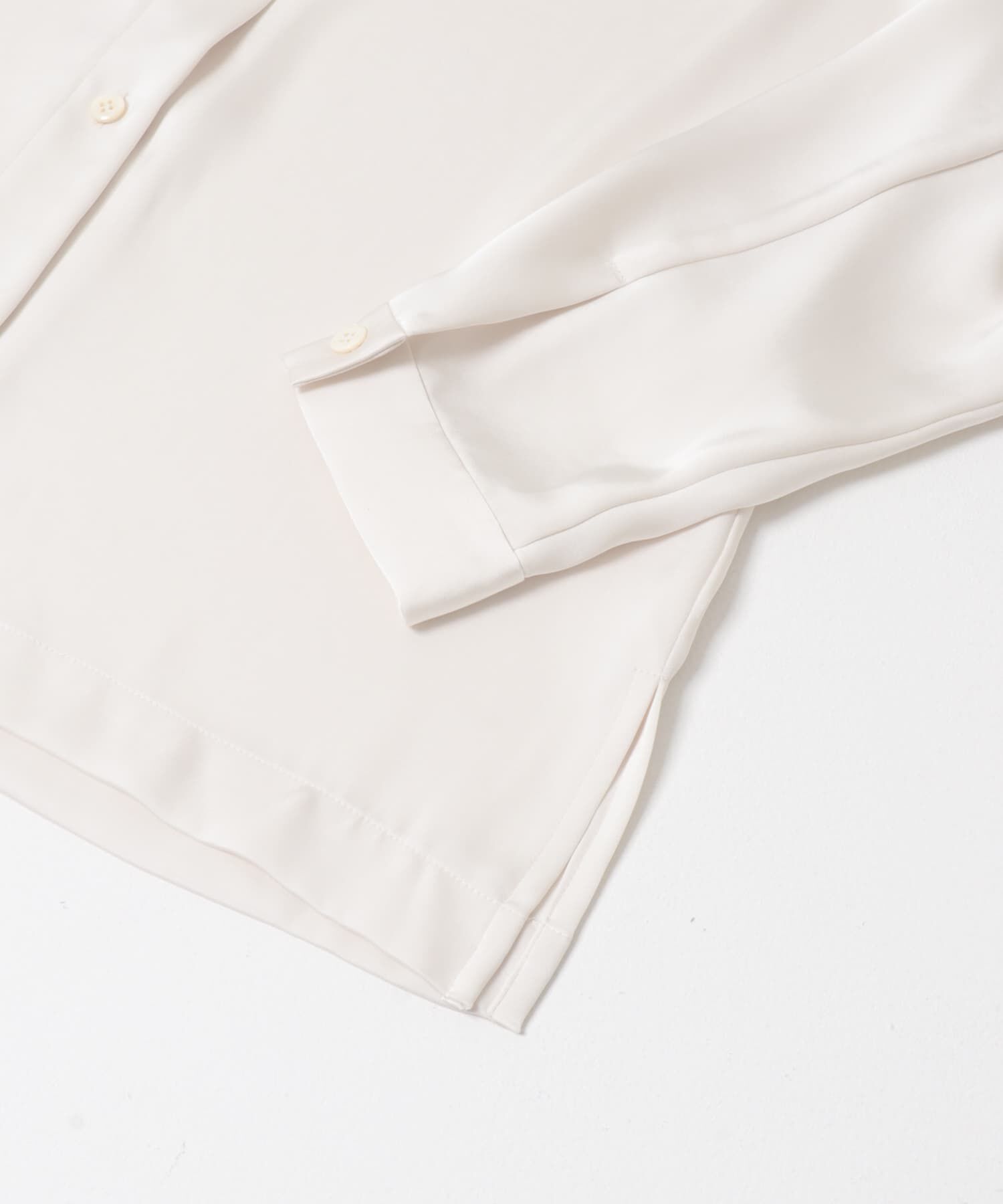 URBAN RESEARCH ROSSO「オープンカラーヴィンテージシルキーサテンブラウス」|シャツ・ブラウス|