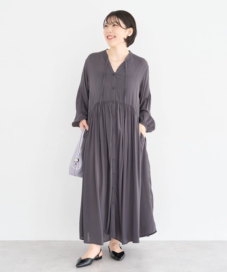 Green Parks「スキッパーギャザーワンピース」|ワンピース|Charcoal Gray