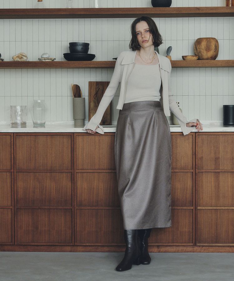 YECCA VECCA「シャイニーロングスカート」|タイト|