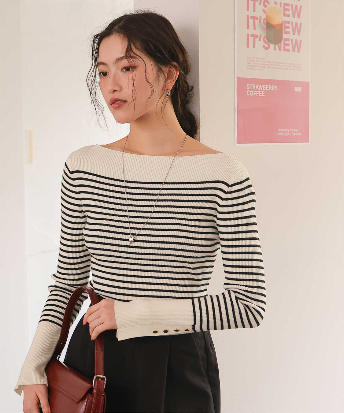 titivate「ボートネックゴールド釦デザインニット」|ニット・セーター|ｵﾌﾎﾜｲﾄ/ﾌﾞﾗｯｸ