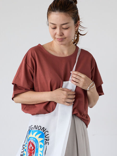 Lugnoncure「プレーティング袖タックTシャツ」|Tシャツ・カットソー|ブラウン