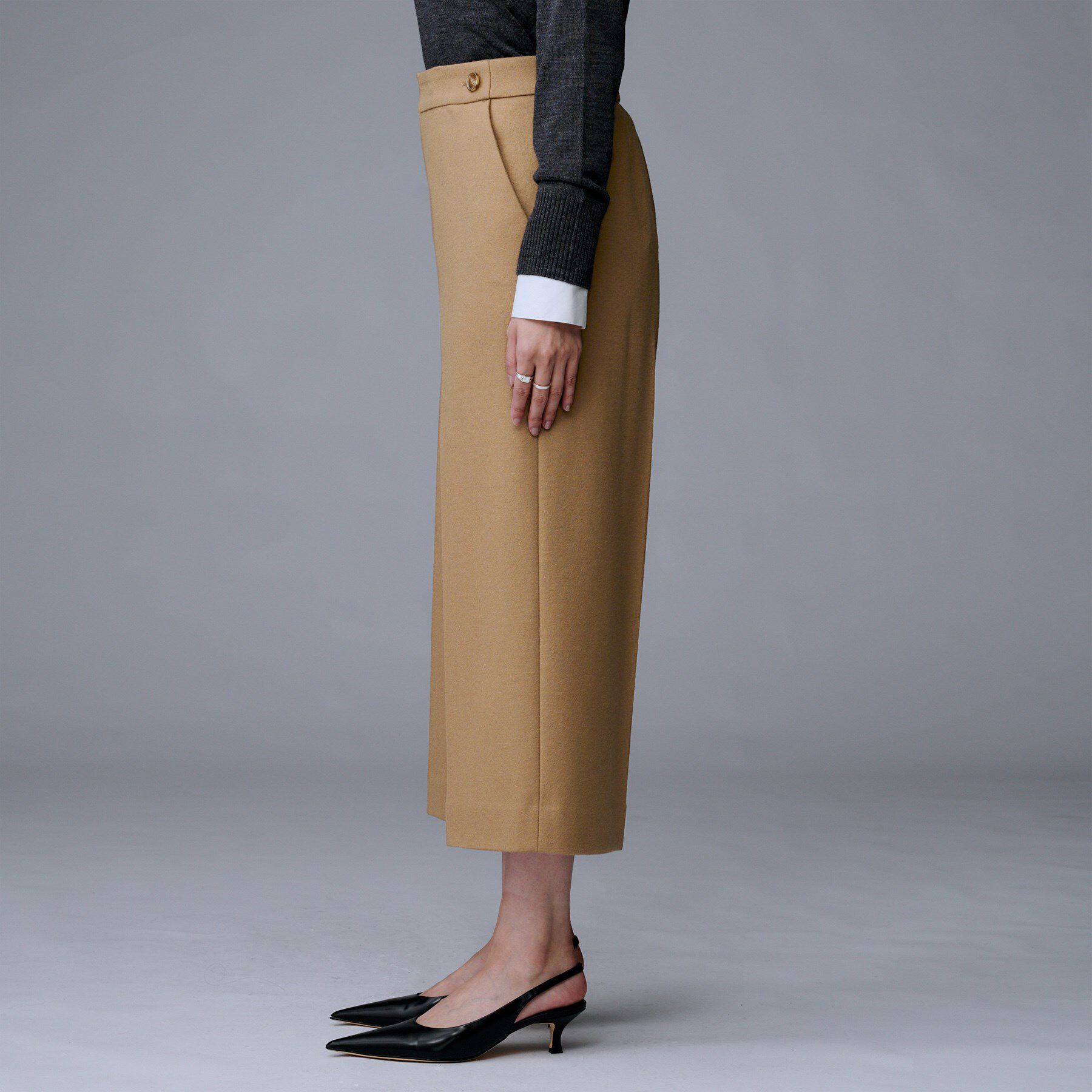 UNTITLED「【ウール100%/ウエスト後ろゴム】 クロップドワイドパンツ」|その他|