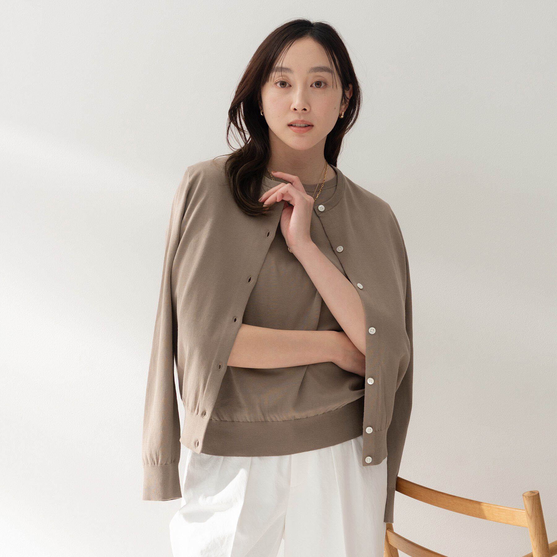 UNTITLED「コットンクルーネックカーディガン」|カーディガン|