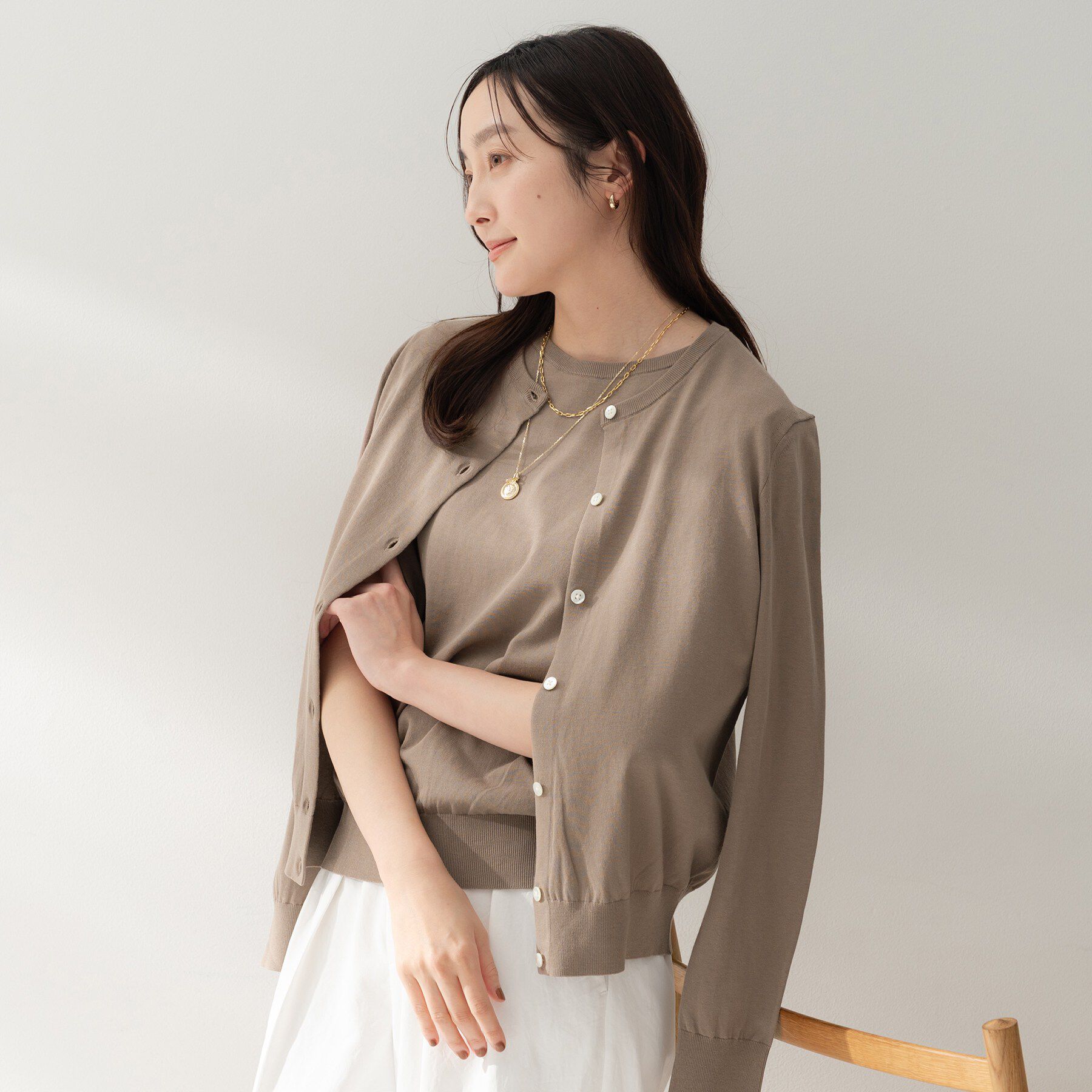 UNTITLED「コットンクルーネックカーディガン」|カーディガン|モカブラウン(042