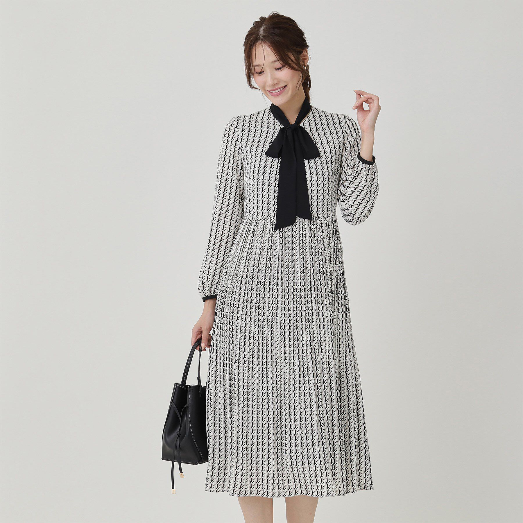 COUP DE CHANCE「【ボウ取外し可】幾何柄プリーツワンピース」|ワンピース|