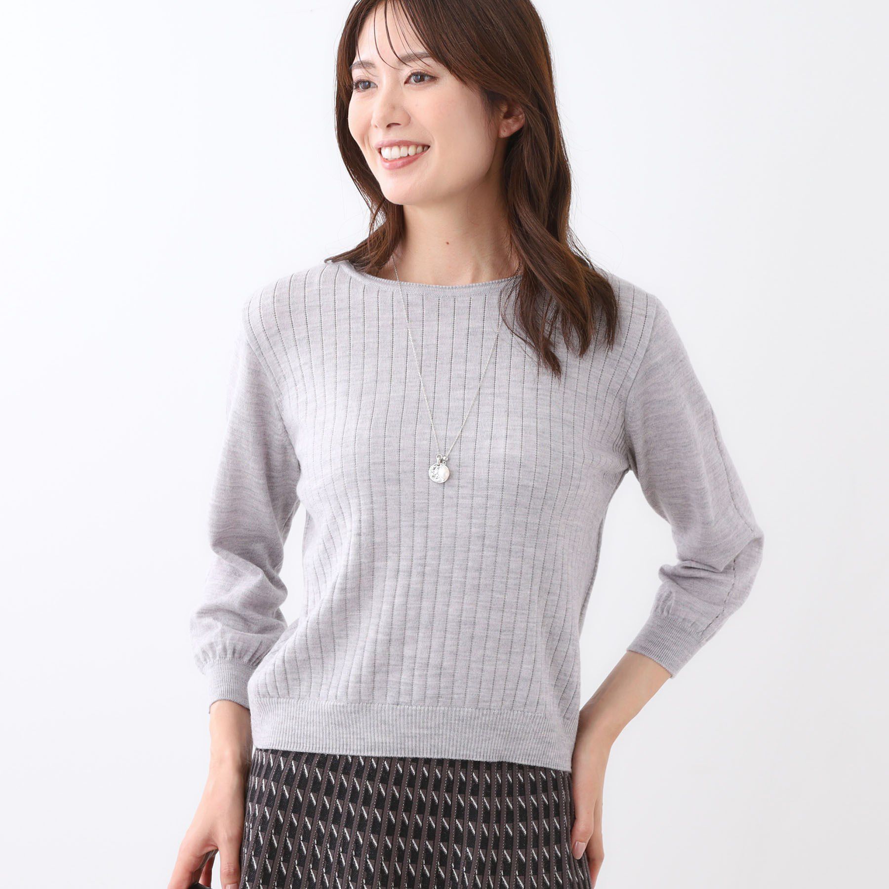 Reflect「【WEB先行カラーあり／インナーにおすすめ◎／アンサンブル可】すっきり見え縦編み柄ニット」|ニット・セーター|ライトグレー(011