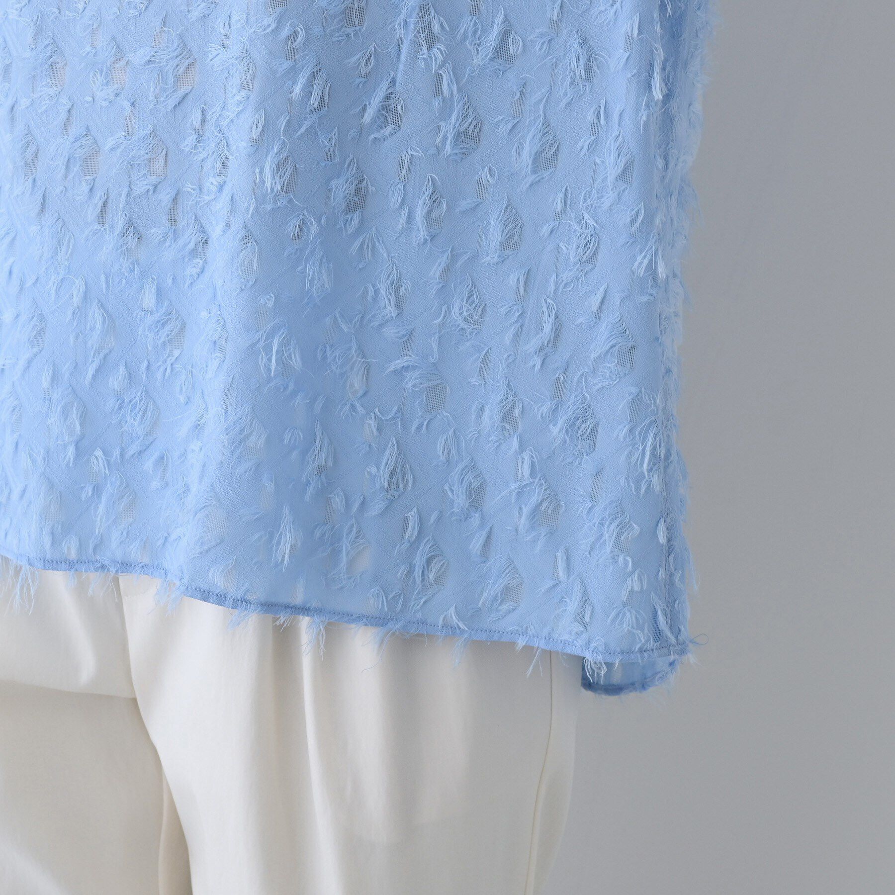 INDIVI「【トレンド／ヘアリー】フリンジカットジャカードTブラウス」|シャツ・ブラウス|