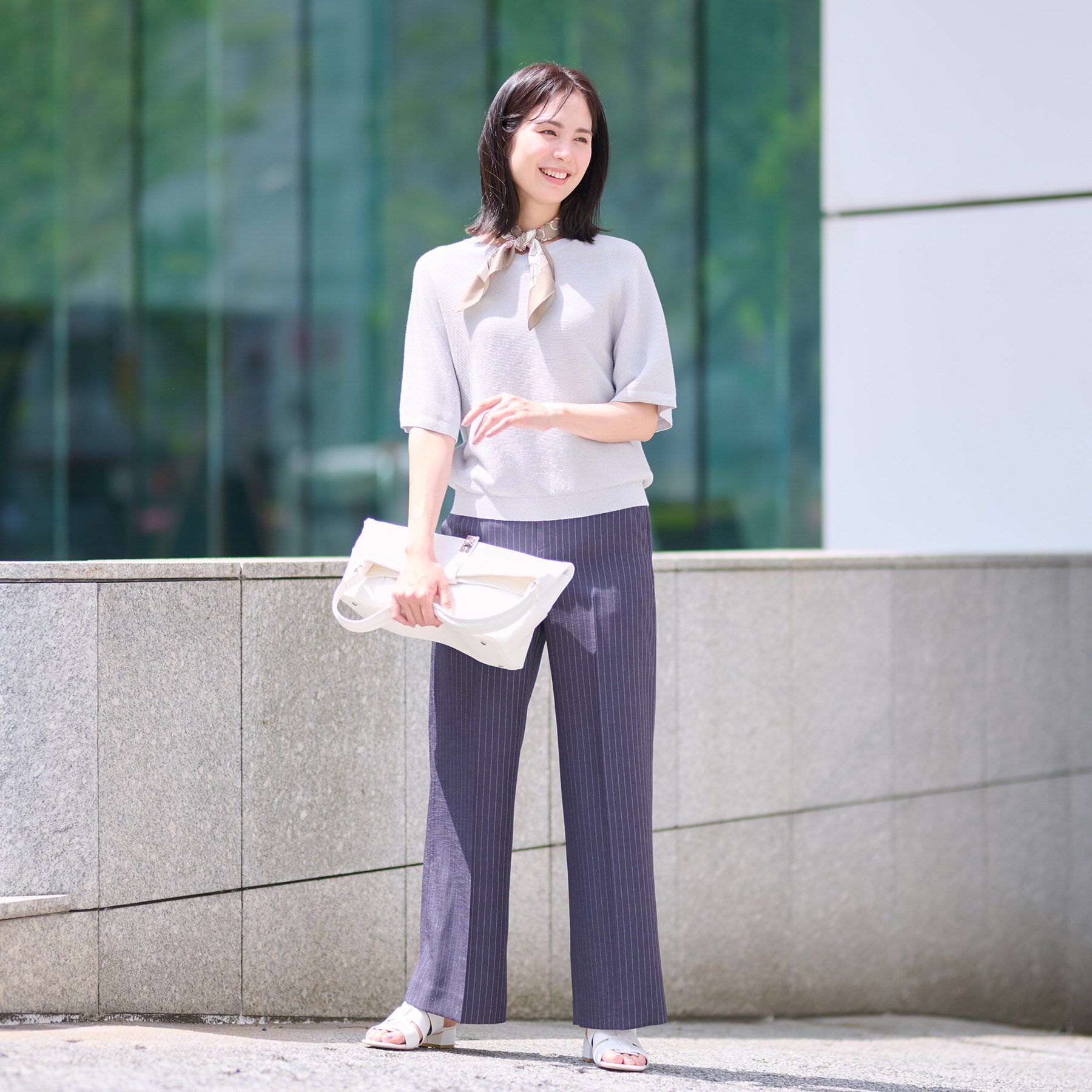 INDIVI「新色登場！【上品ラメ素材】フレアスリーブニット」|ニット・セーター|