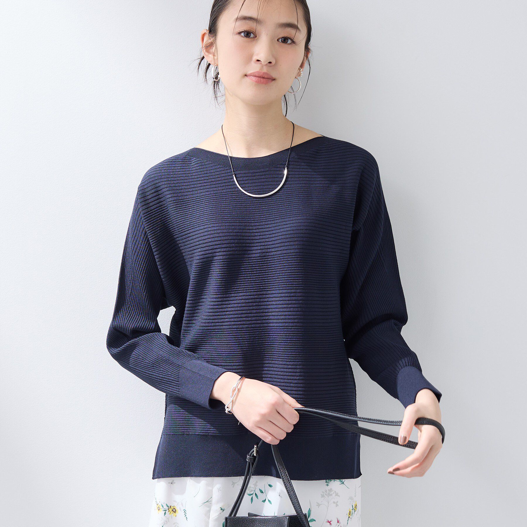 INDIVI「【洗える／キレイ色】体型カバー無縫製ニット」|ニット・セーター|