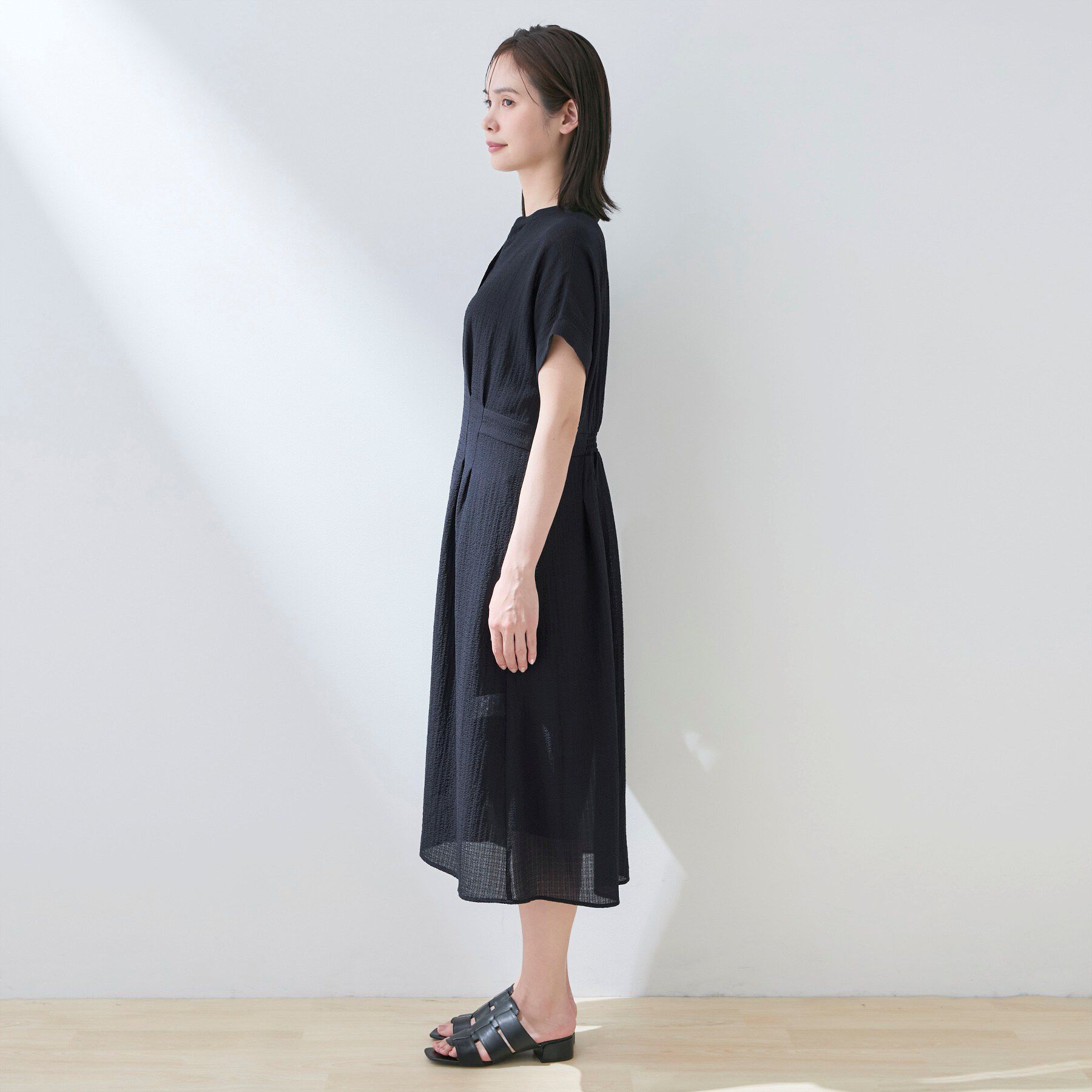 INDIVI「【洗える】無地＆チェーン柄 シャーリングサッカーワンピース」|ワンピース|