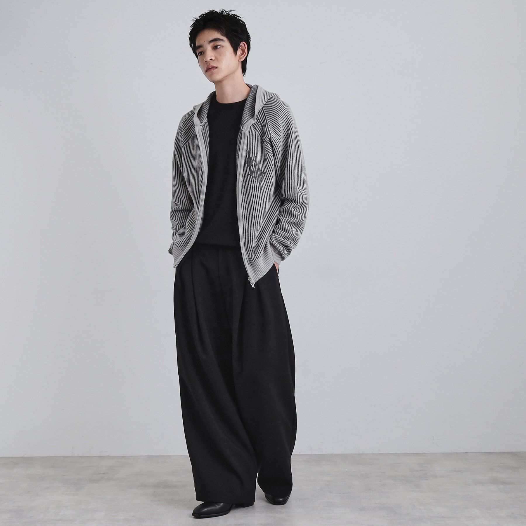 tk.TAKEO KIKUCHI「プレーティングブライトモチーフジップパーカー」|ニット・セーター|