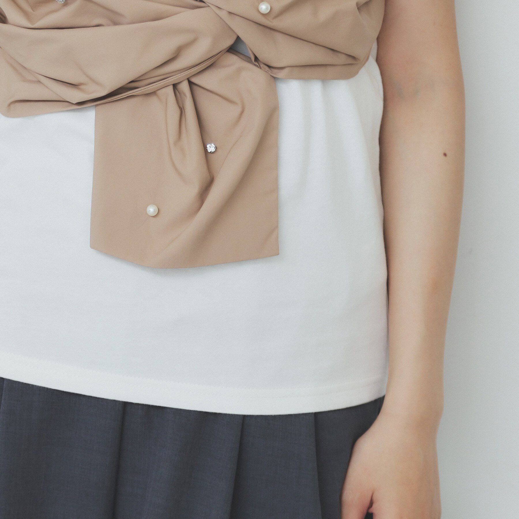 index「パール調アシメドッキングTシャツ【洗える/接触冷感】」|Tシャツ・カットソー|