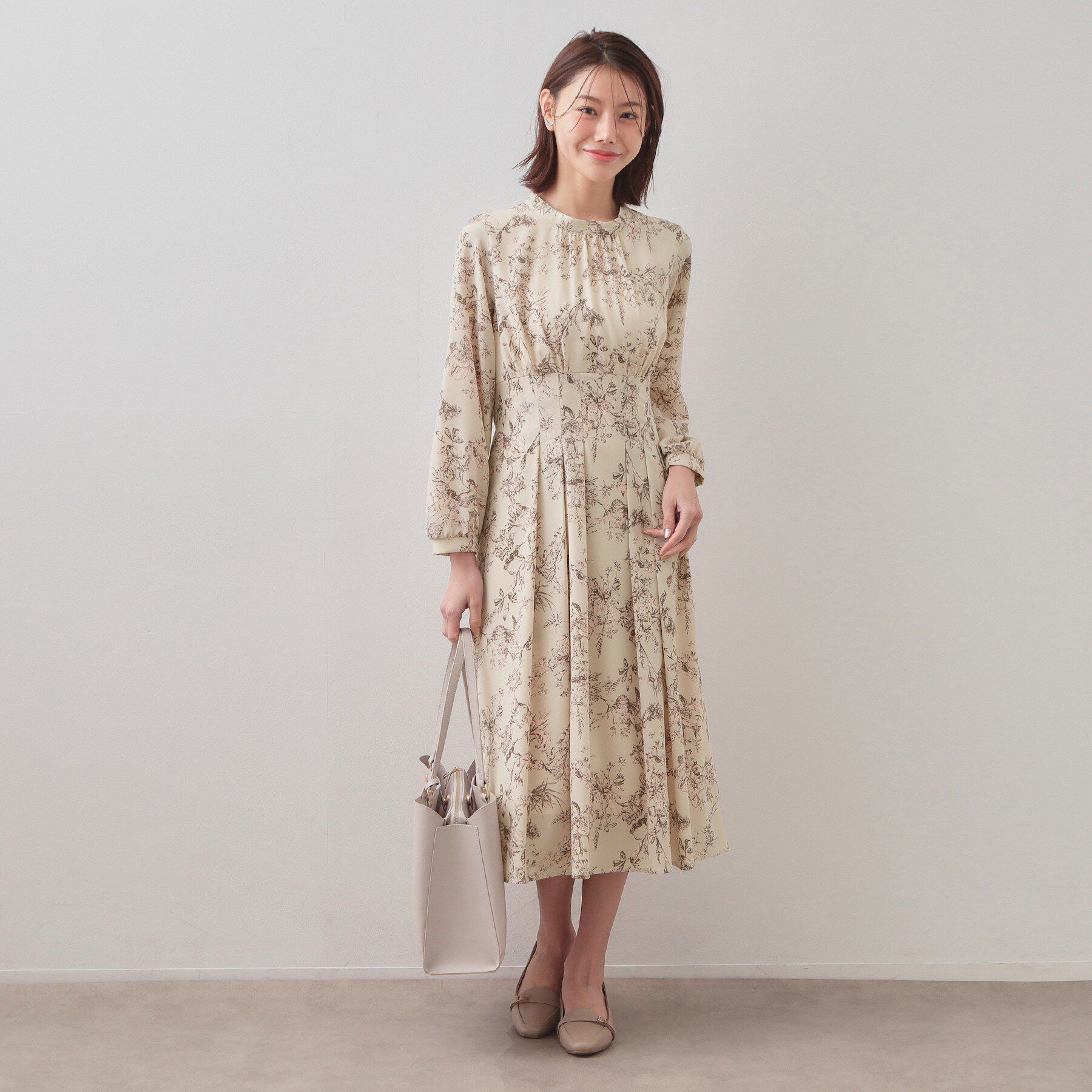 index「フラワーハイネックタックワンピース【洗濯機OK/イージーアイロン/防シワ】」|ワンピース|
