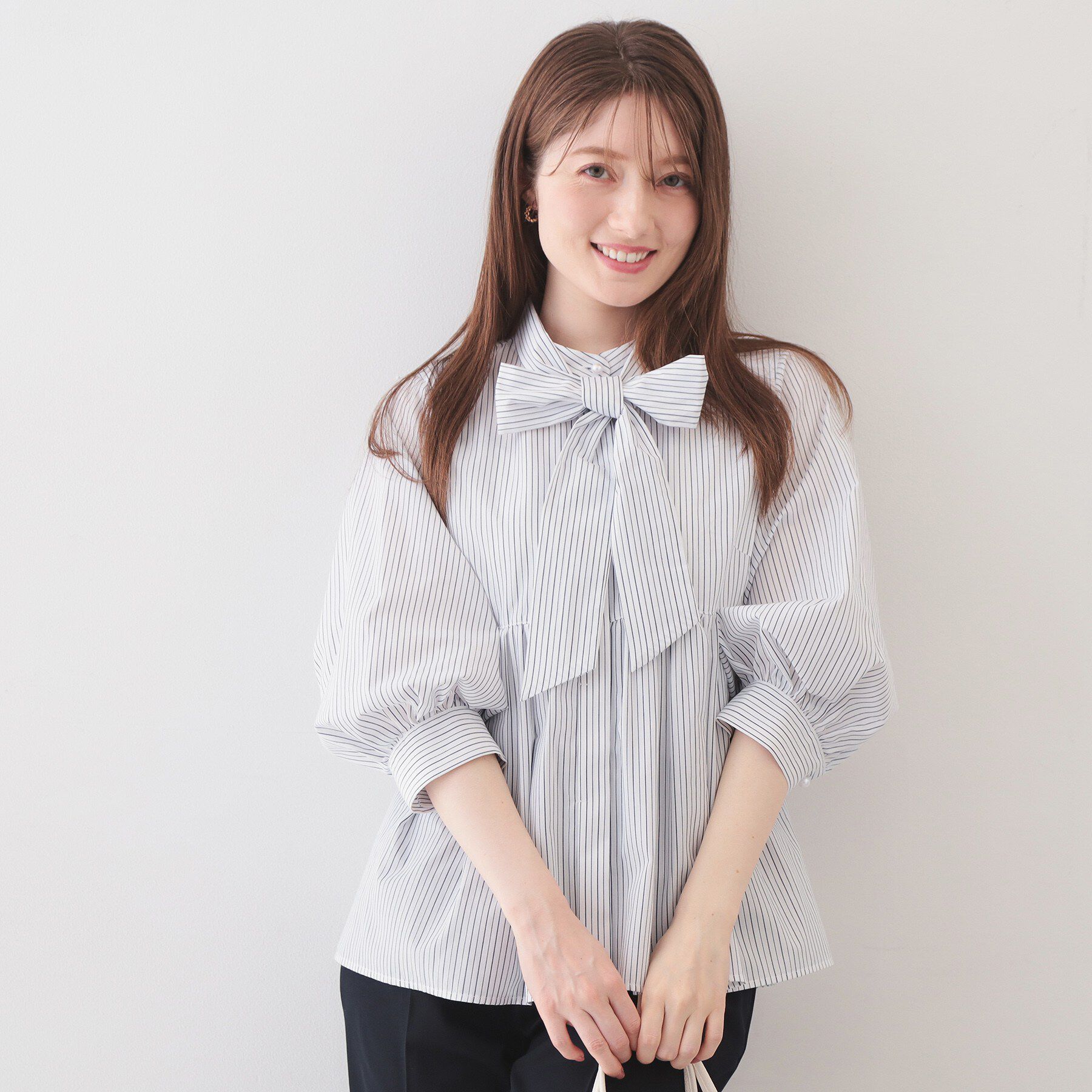 index「2WAYペプラムブラウス/ボウタイ取り外し可【洗濯機OK/イージーアイロン/防シワ】《XS～LL/8」|シャツ・ブラウス|オフホワイト(303