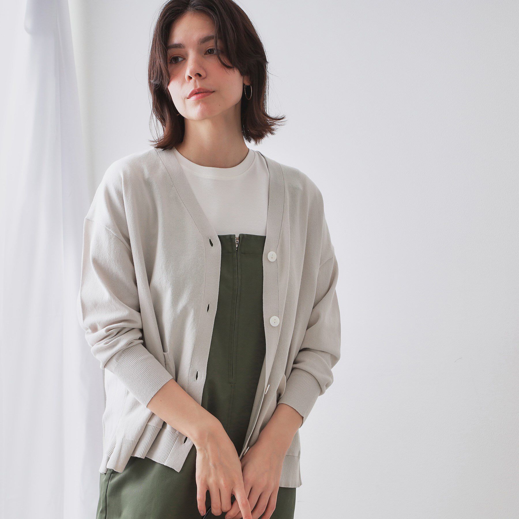 OPAQUE.CLIP「ワイドVネックニットカーディガン【洗濯機洗い可】」|カーディガン|ライトグレー(011
