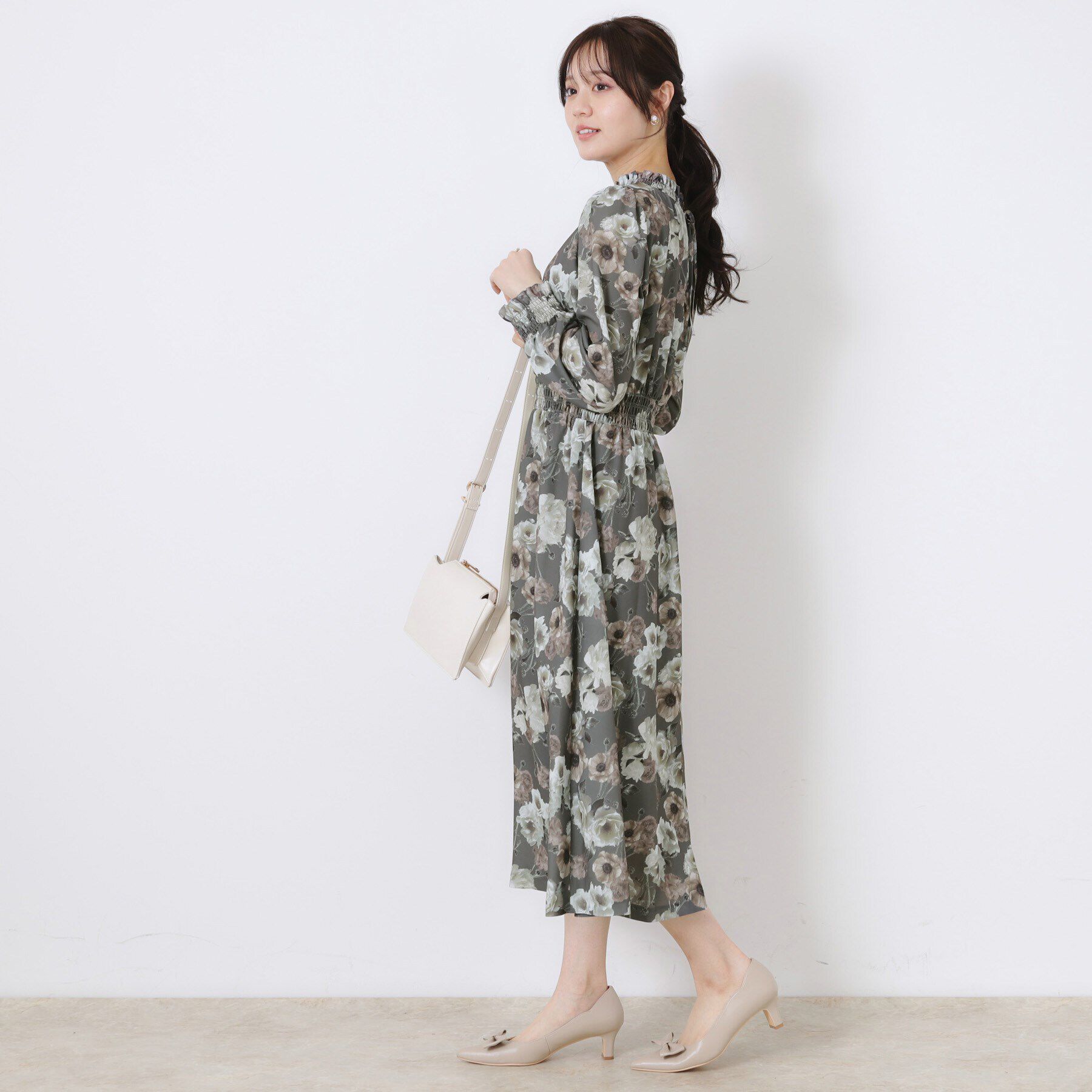 Couture broach「【大人フェミニン・一枚で着映える】Springフラワーシャーリングワンピ」|ワンピース|