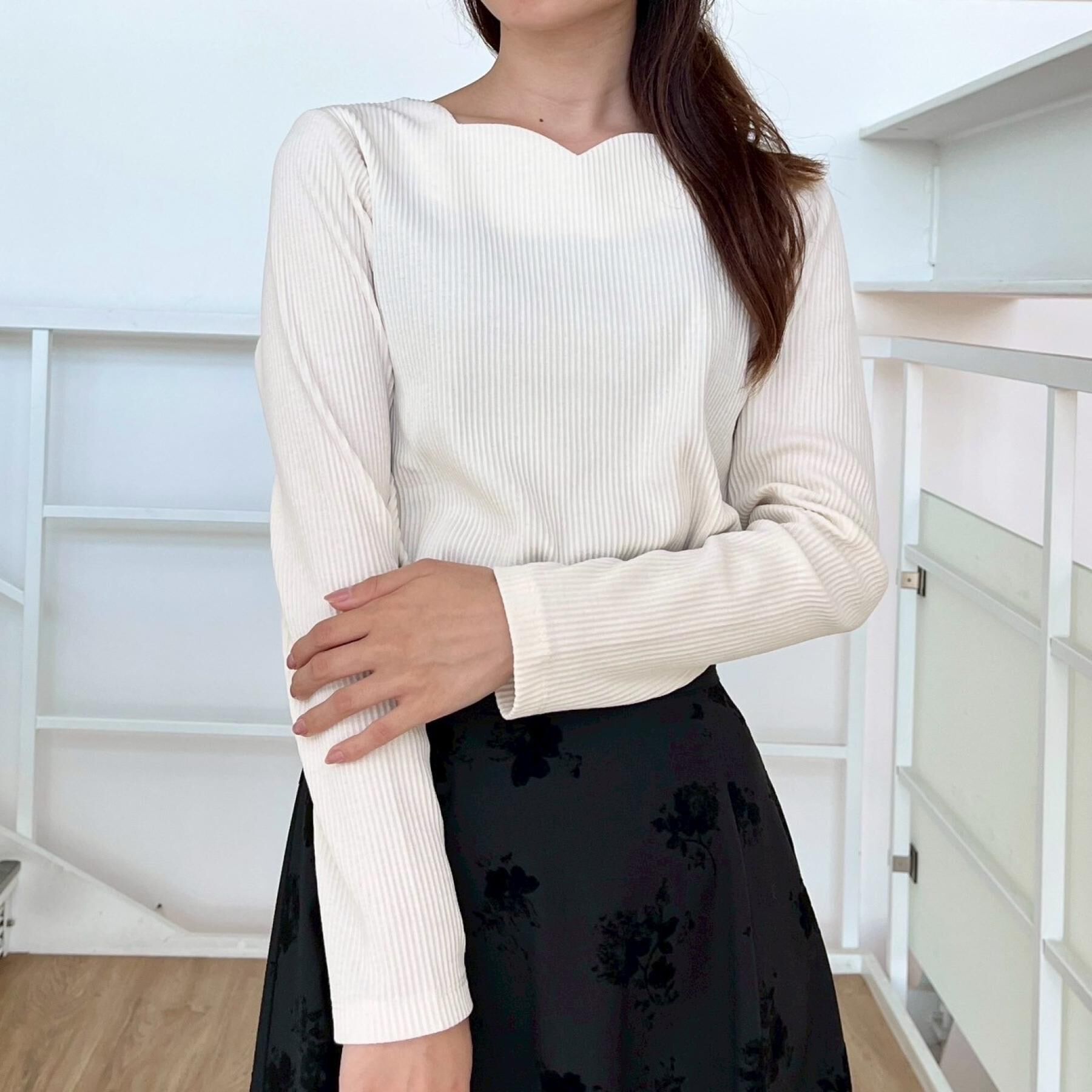 Couture broach「【マシンウォッシャブル・通勤・大人可愛い】ハートネックテレコプルオーバー」|Tシャツ・カットソー|