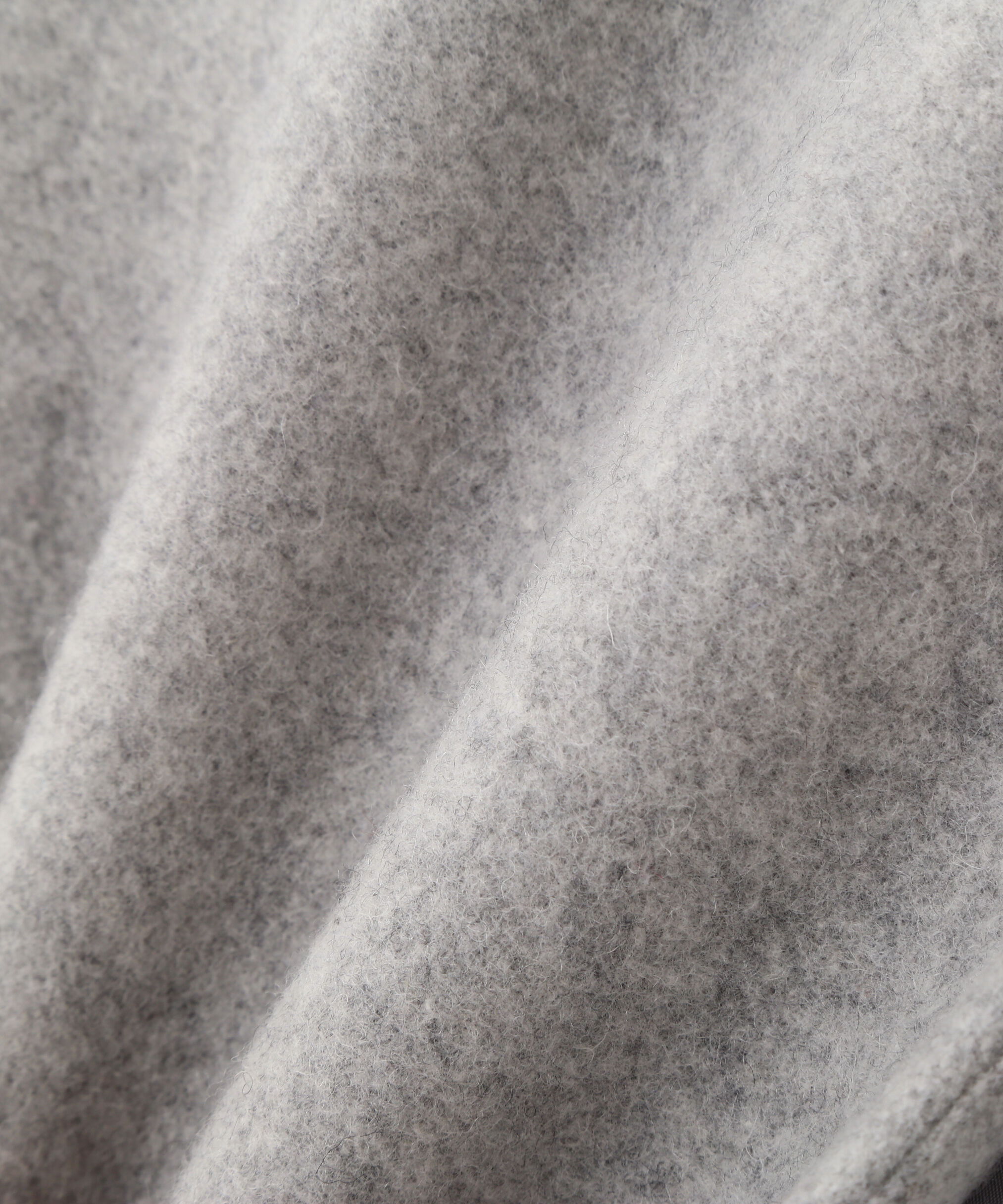  「毎日に&ldquo;ちょうどいい&rdquo;カシミヤ混コート」|ブルゾン・スタジャン|