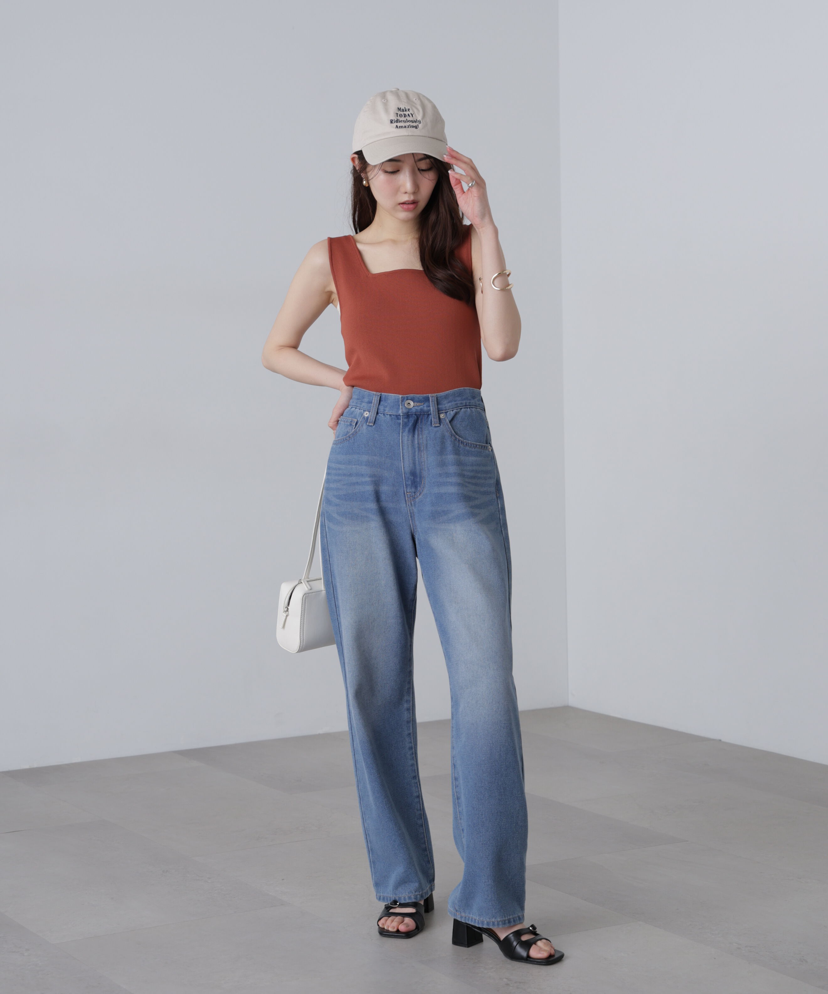  「〈洗える〉マシンウォッシャブル総針スクエアネックタンクニット」|ニット・セーター|