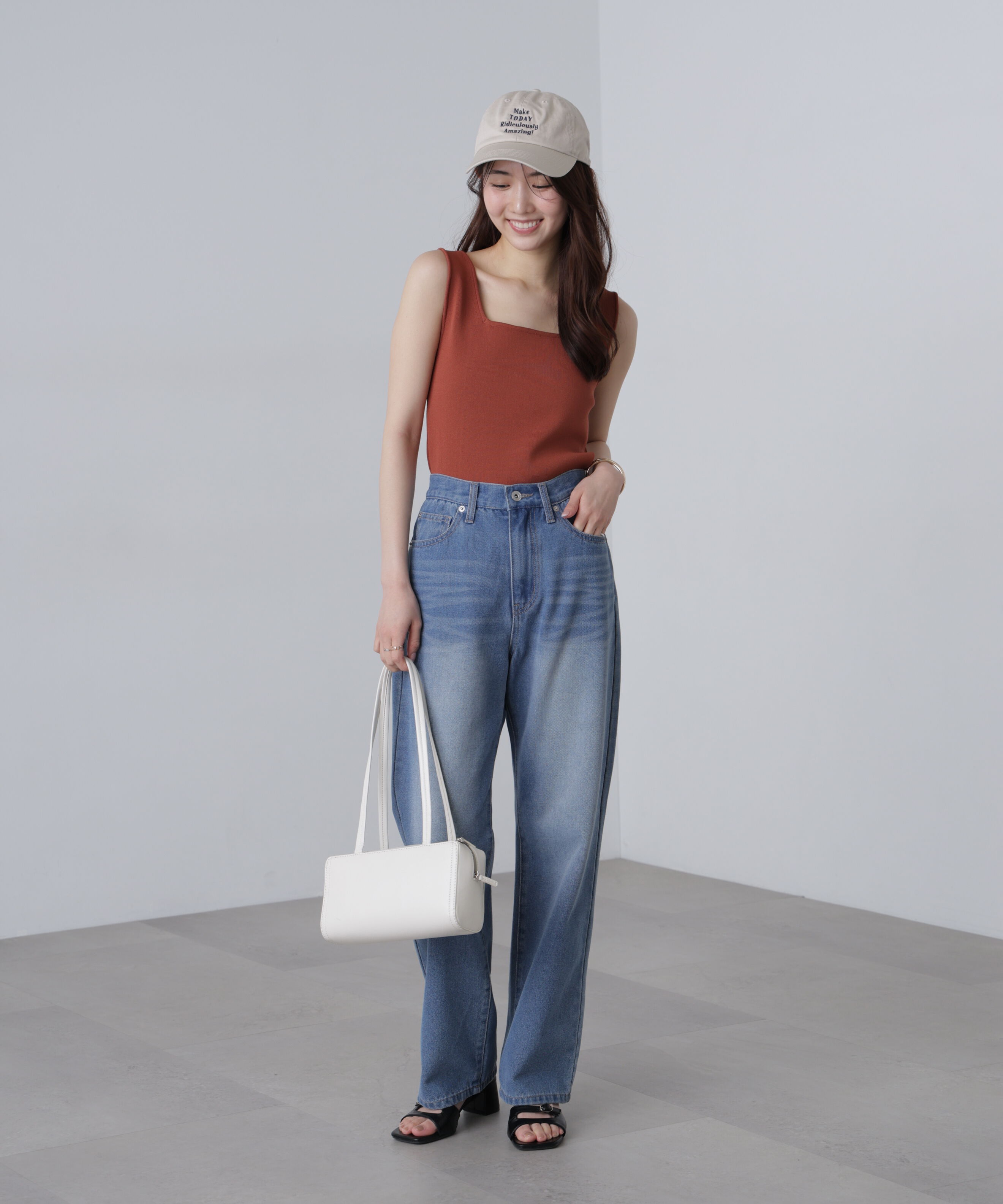  「〈洗える〉マシンウォッシャブル総針スクエアネックタンクニット」|ニット・セーター|