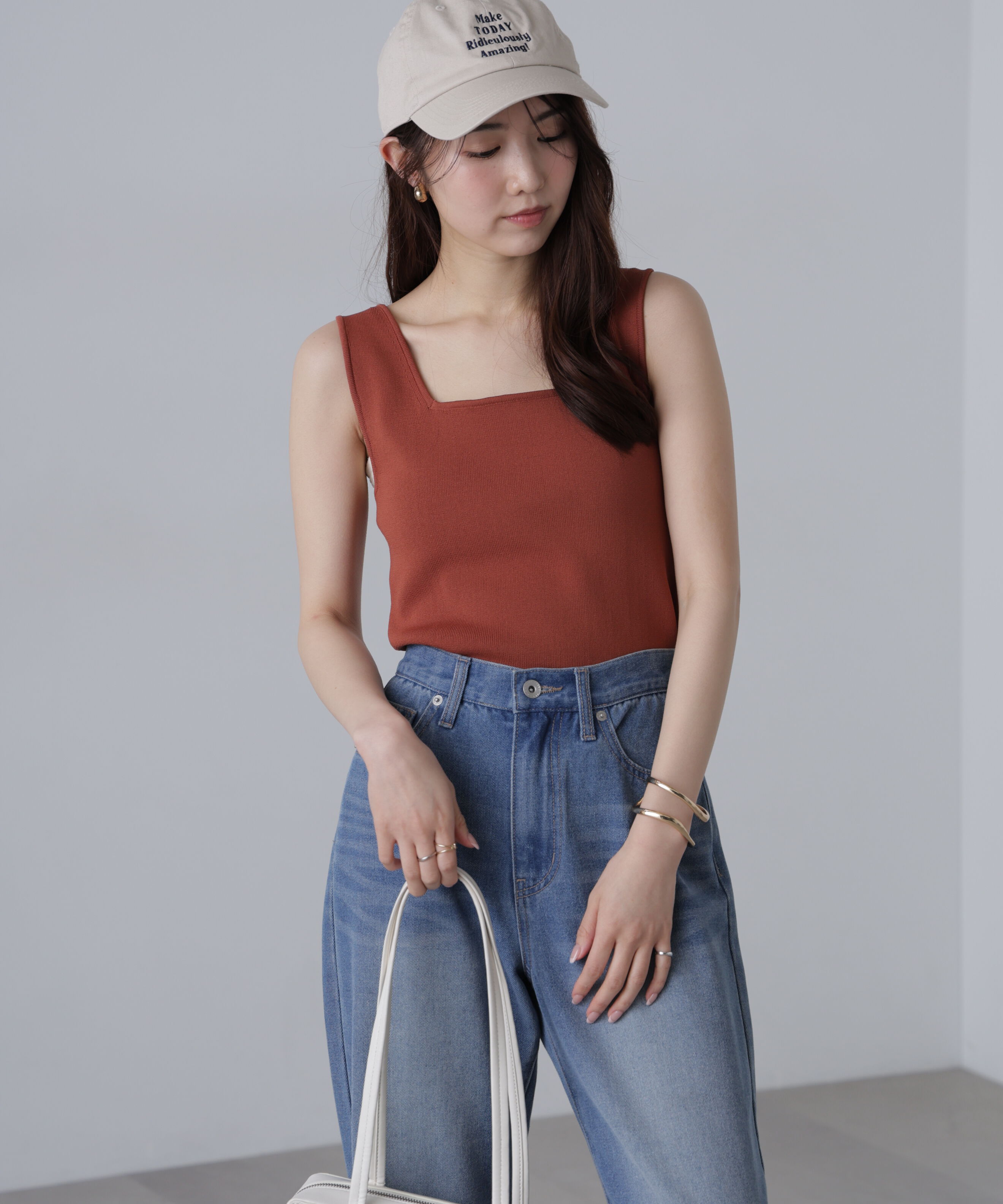  「〈洗える〉マシンウォッシャブル総針スクエアネックタンクニット」|ニット・セーター|