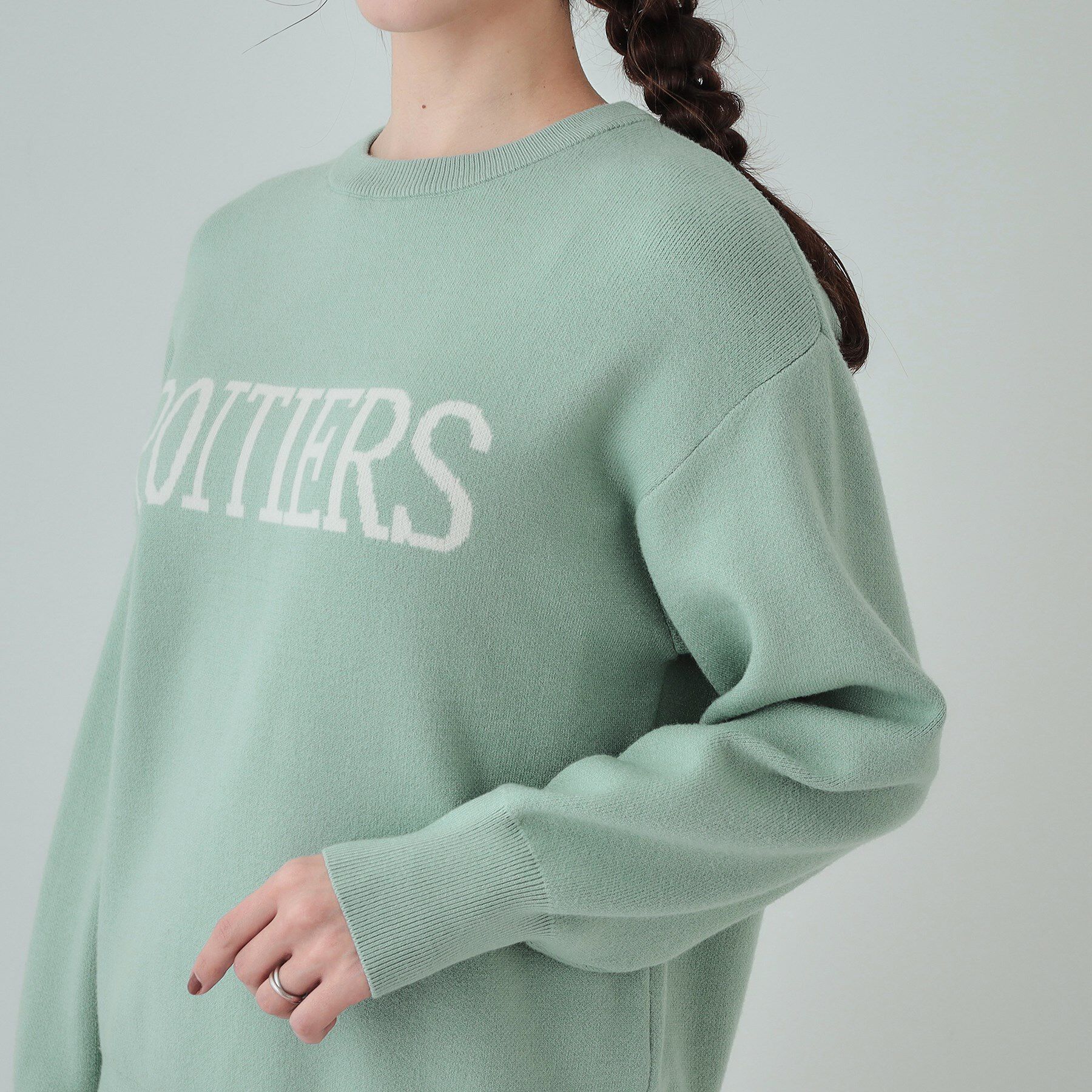 SHOO･LA･RUE「【洗える/ちくちくしにくい/静電気軽減】スウェットライク ロゴニット」|ニット・セーター|