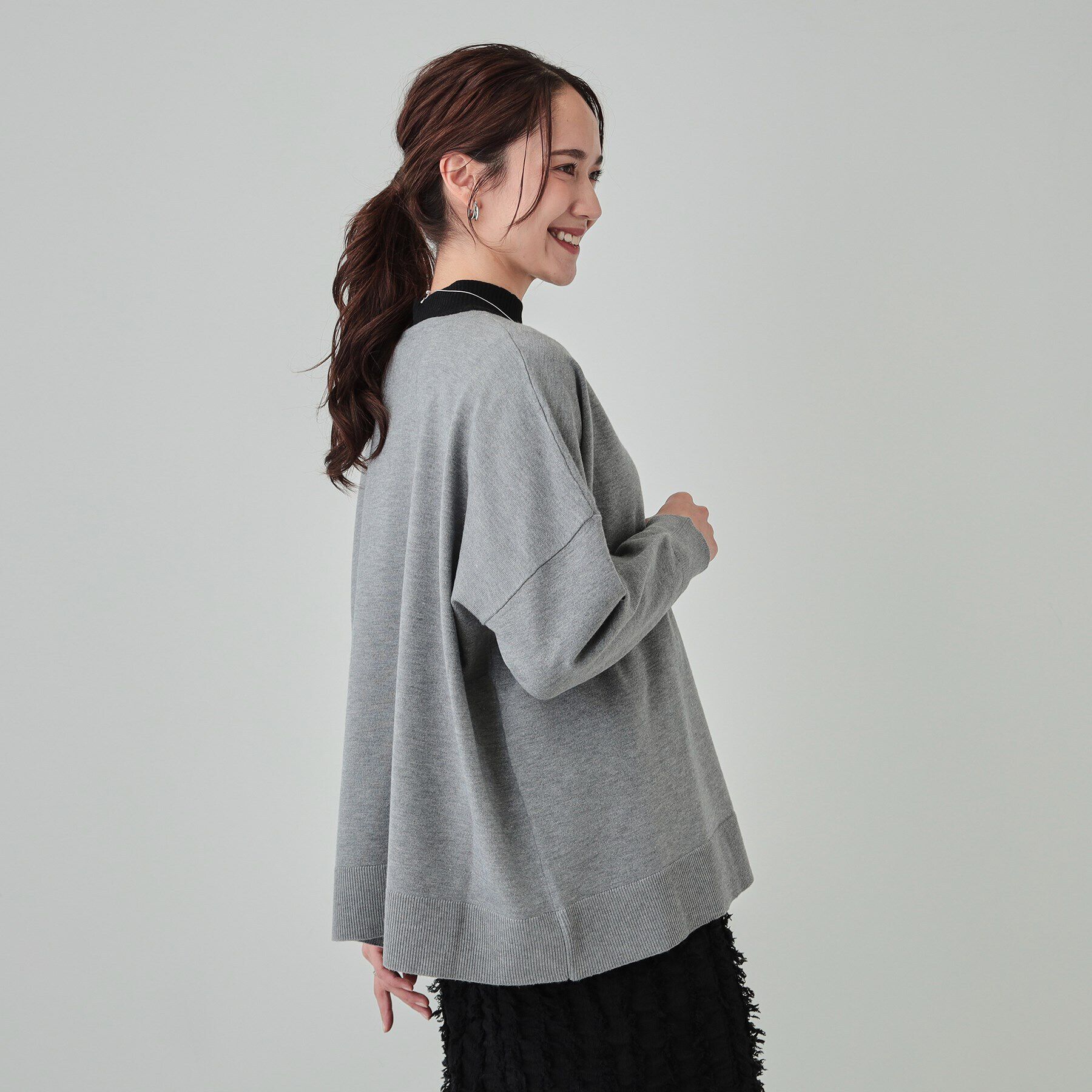 SHOO･LA･RUE「【洗える】レイヤードコーデも楽しめる もちもちVネックニット」|ニット・セーター|