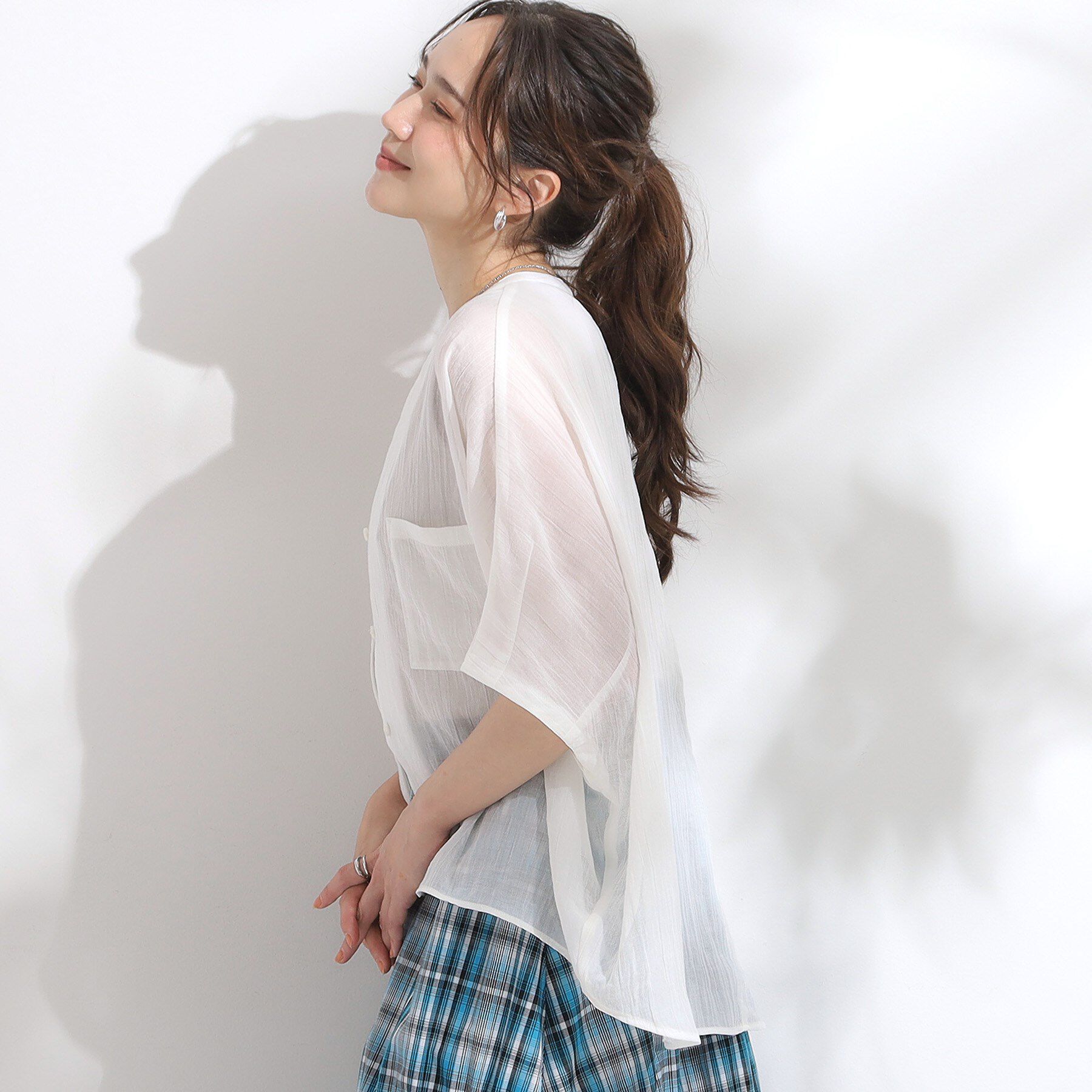 SHOO･LA･RUE「程よいシアー感 ポケットドルマン5分袖シャツ」|シャツ・ブラウス|