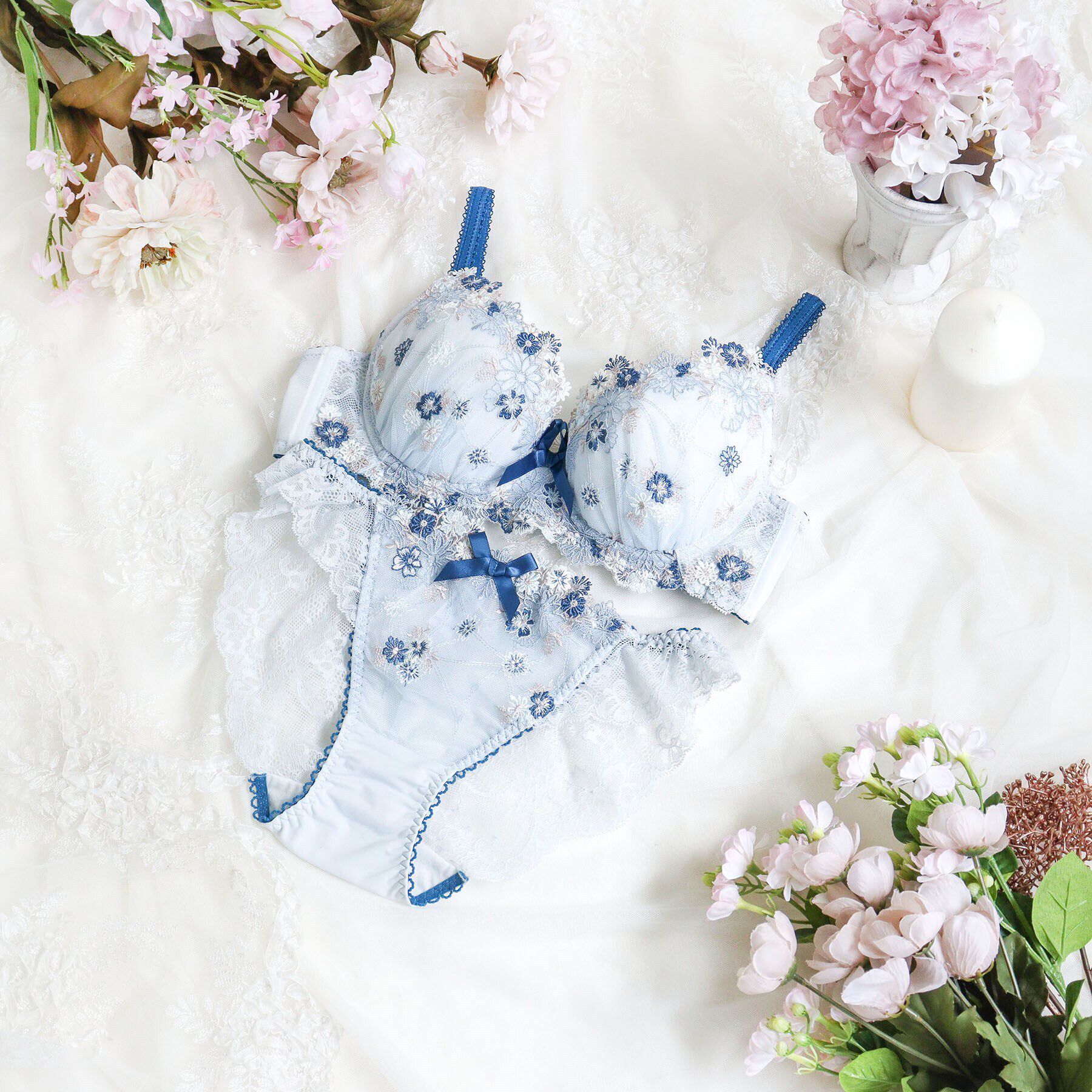 Risa Magli「アレッタ ブラジャー（E-F）＜サイドシェイプ＞」|インナー|