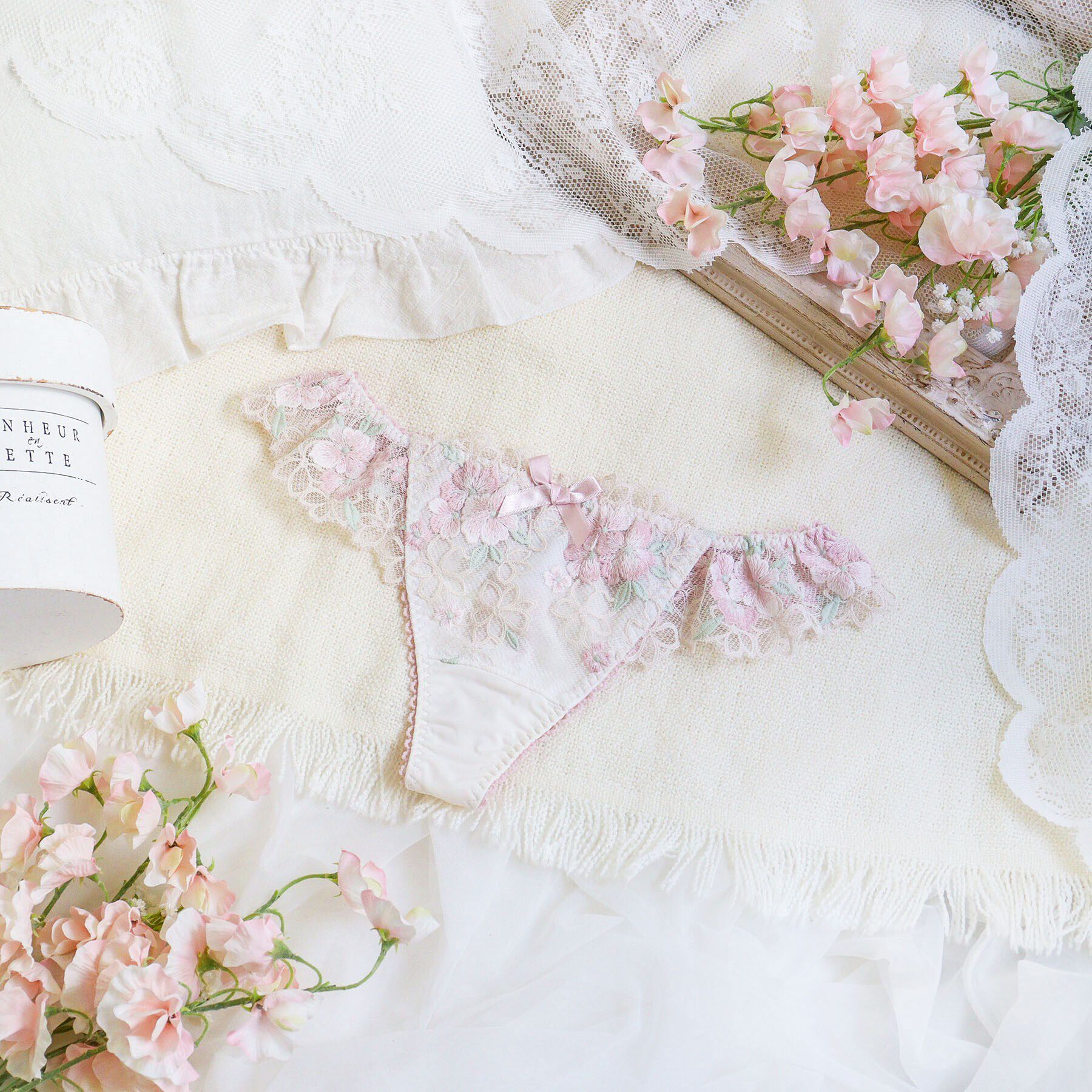 Risa Magli「フロール Tバックショーツ」|インナー|アイボリー(004)