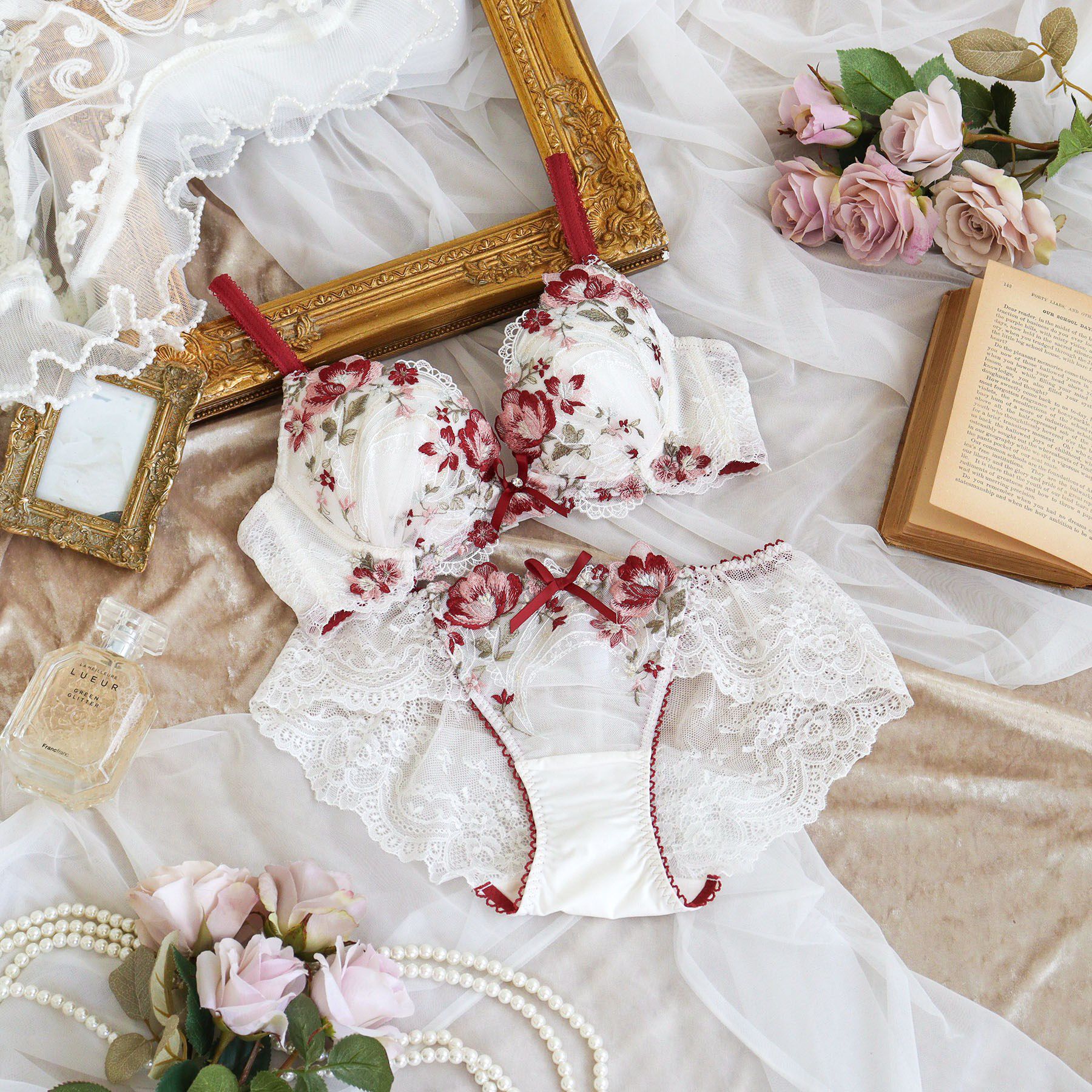 Risa Magli「サリー ブラジャー （D-F） ＜V Make Type＞」|インナー|