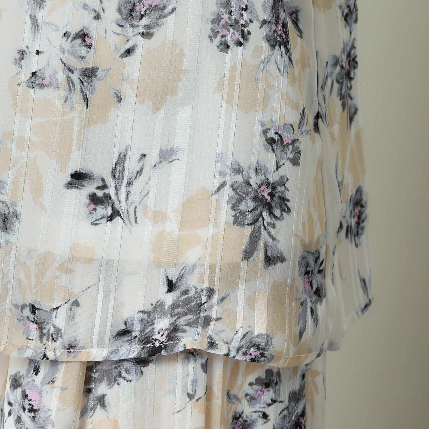 ITS&rsquo;DEMO「【手洗い可／M・Lサイズ展開】ラメストライプ花柄5分袖ブラウス」|シャツ・ブラウス|