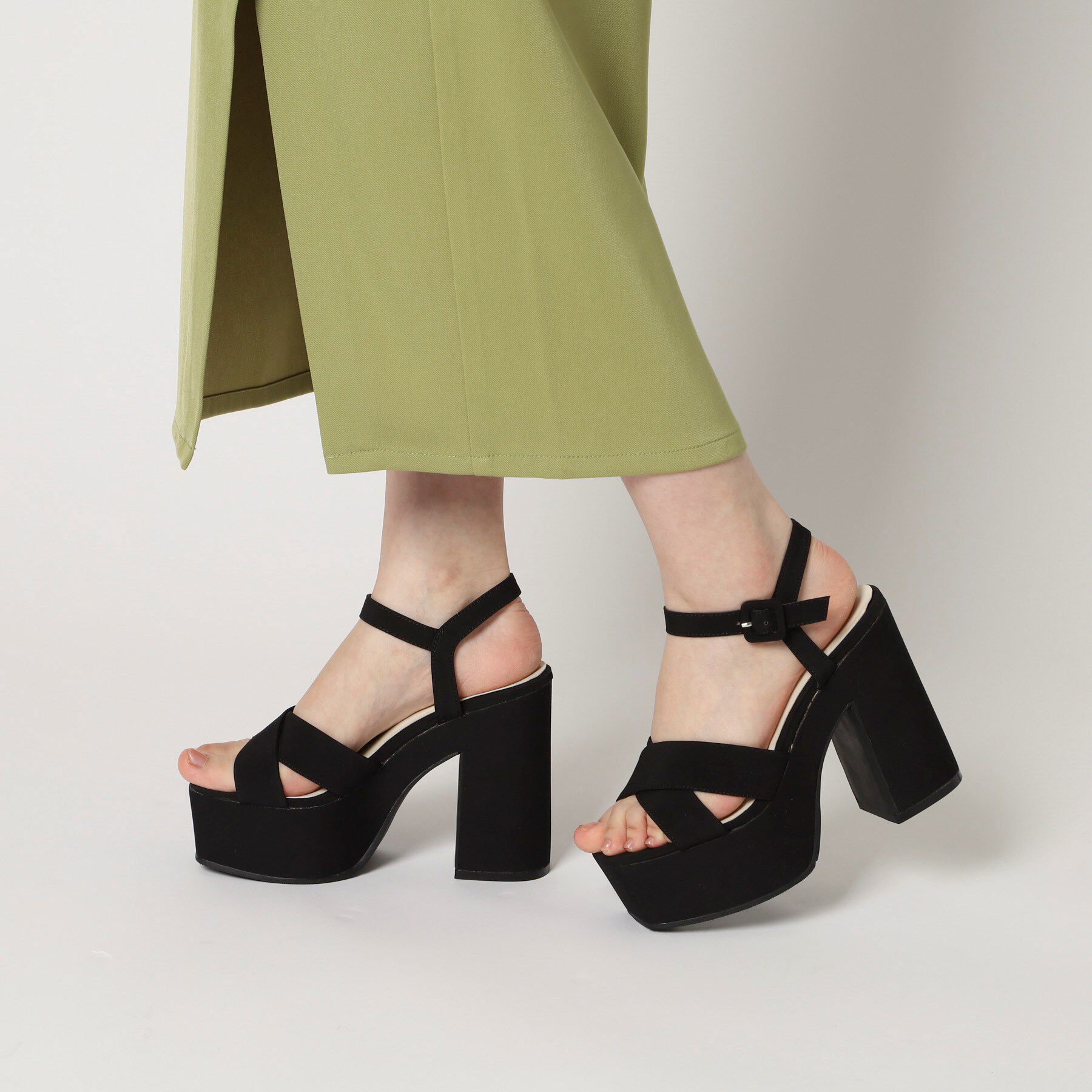 ESPERANZA「◆【ラク盛り／サンダル】リピーター続出／脚長美脚　ラク盛り厚底サンダル　24年Ver」|サンダル|