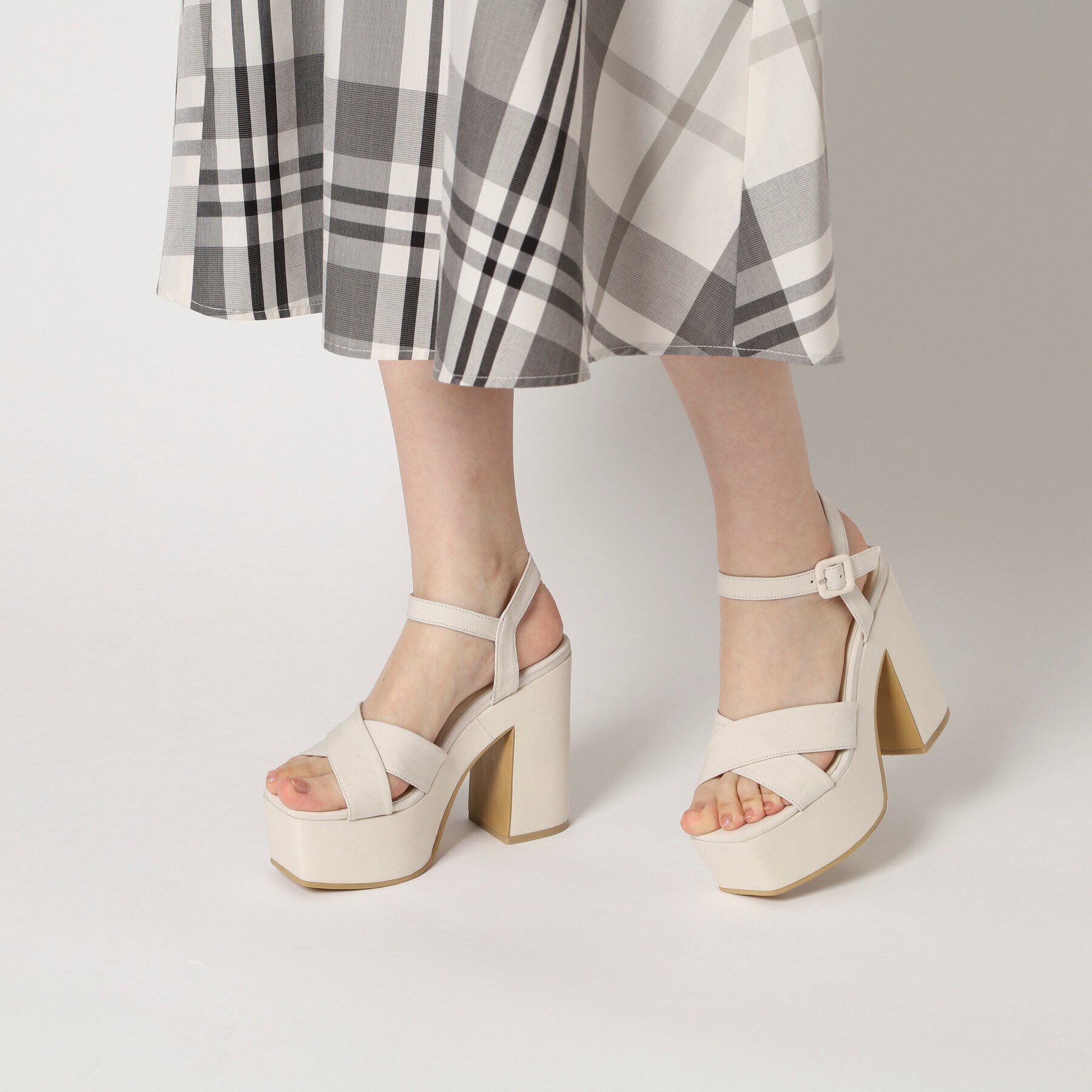 ESPERANZA「◆【ラク盛り／サンダル】リピーター続出／脚長美脚　ラク盛り厚底サンダル　24年Ver」|サンダル|