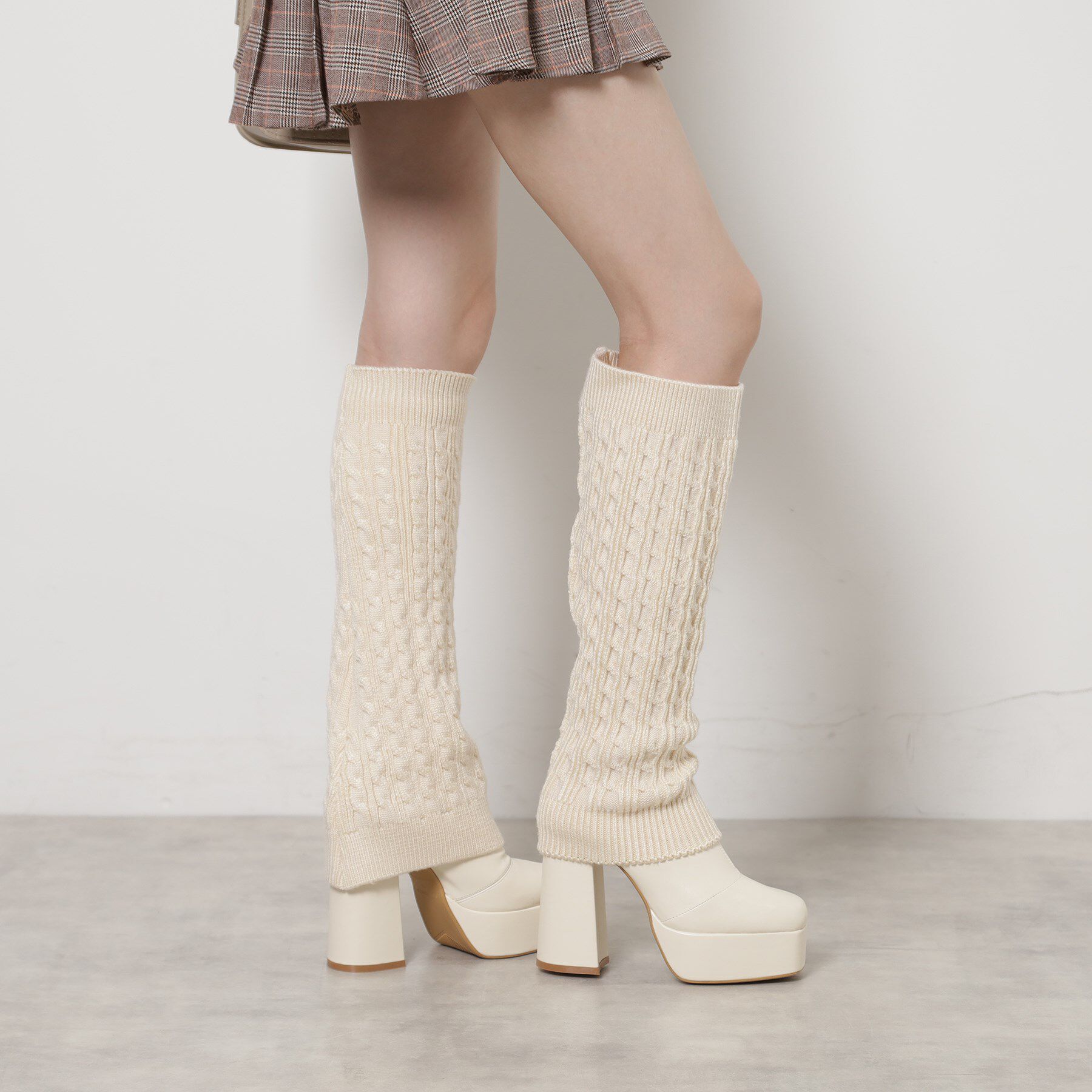 ESPERANZA「【ラク盛り／ロングブーツ】リピーター続出／脚長美脚 スクエアニットカバー付きロングブーツ」|ショートブーツ|