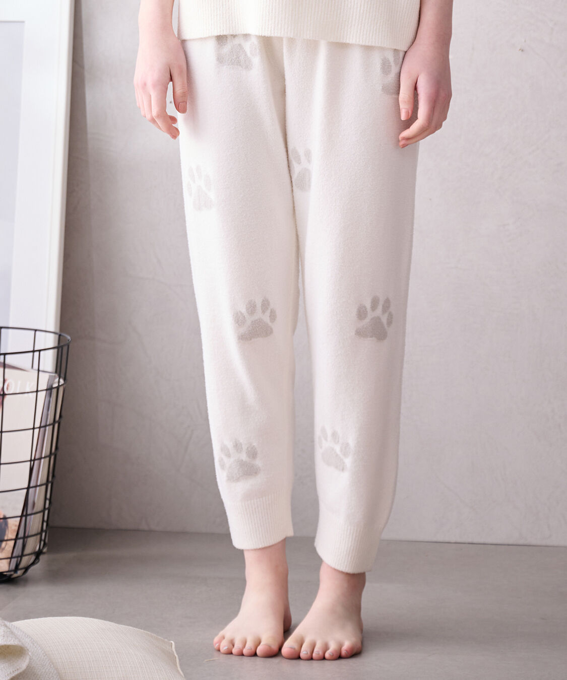 PAUL&JOE「ランダム猫足跡　夏ニットロングパンツ」|ルームウェア|アイボリー