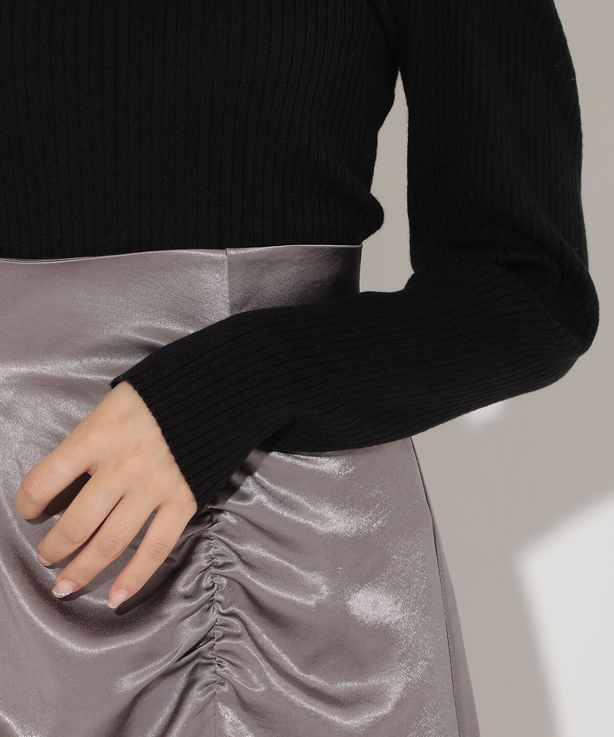 アンドクチュール「肩ギャザーハイネックリブニット」|ニット・セーター|