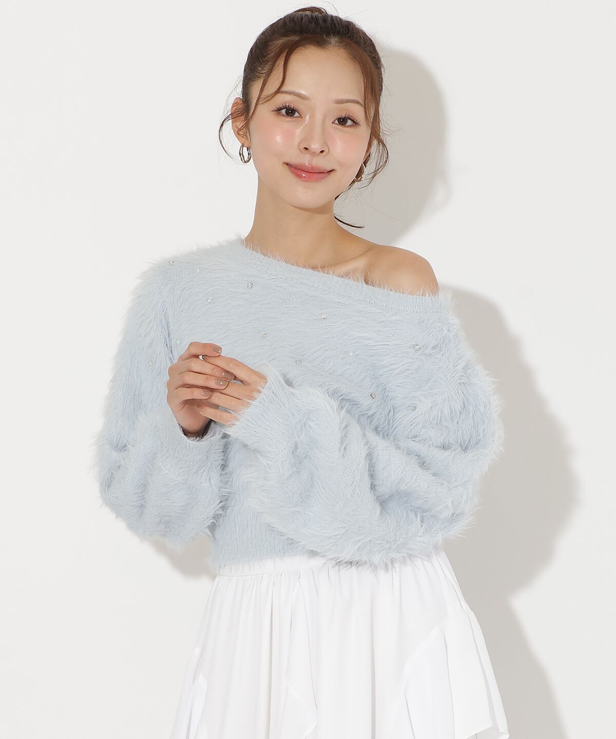 アンドクチュール「ビジューフェザーニットプルオーバー」|ニット・セーター|サックス