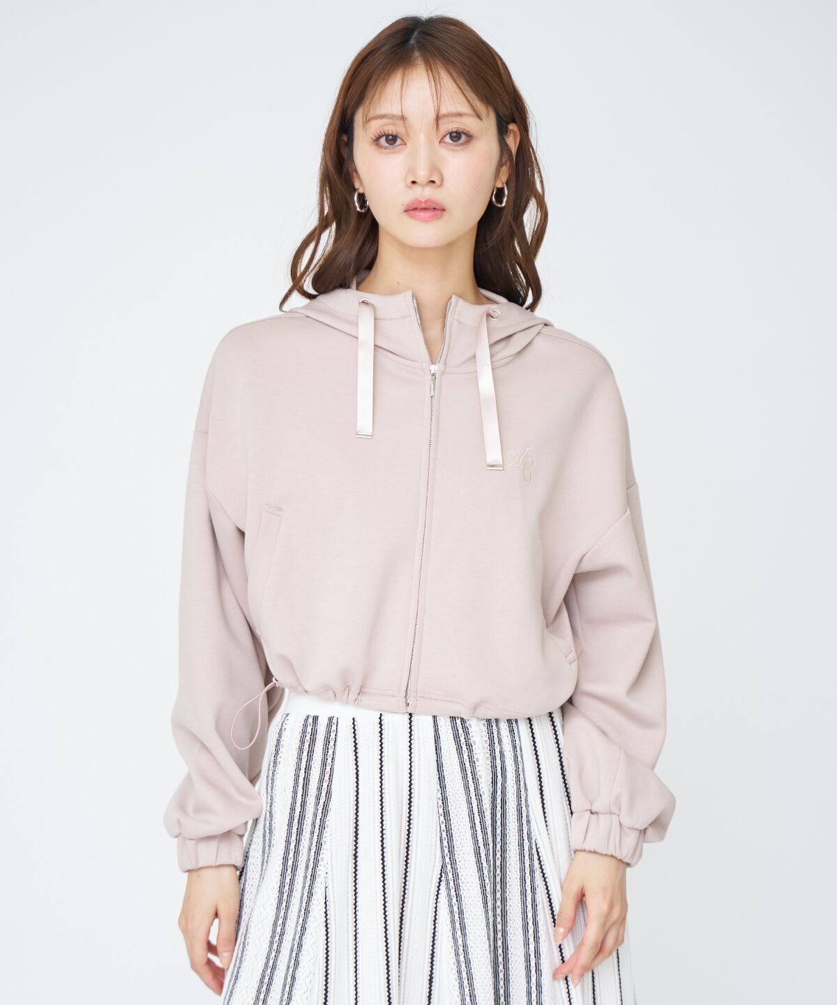 アンドクチュール「ロゴ刺繍ZIPパーカー」|パーカー|